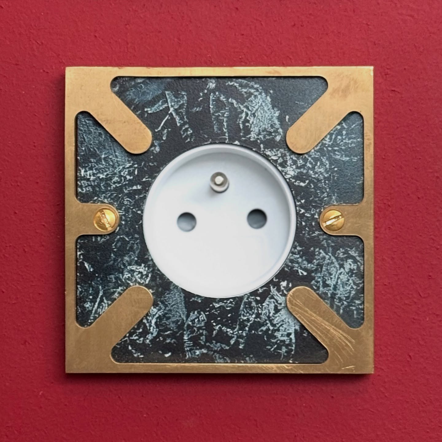 Façonnez votre intérieur dans les moindres détails 🎨
#6ixtes #6ixtesinterrupteurs #interrupteur #ateliersdefrance #savoirfaire #artisanat #artisanatfrancais #artisans #architecture #luxe #decorationinterieur #decoration #interiordesign #interiordecor #homedecor #design #craftmanship #homedesign #interiorarchitect