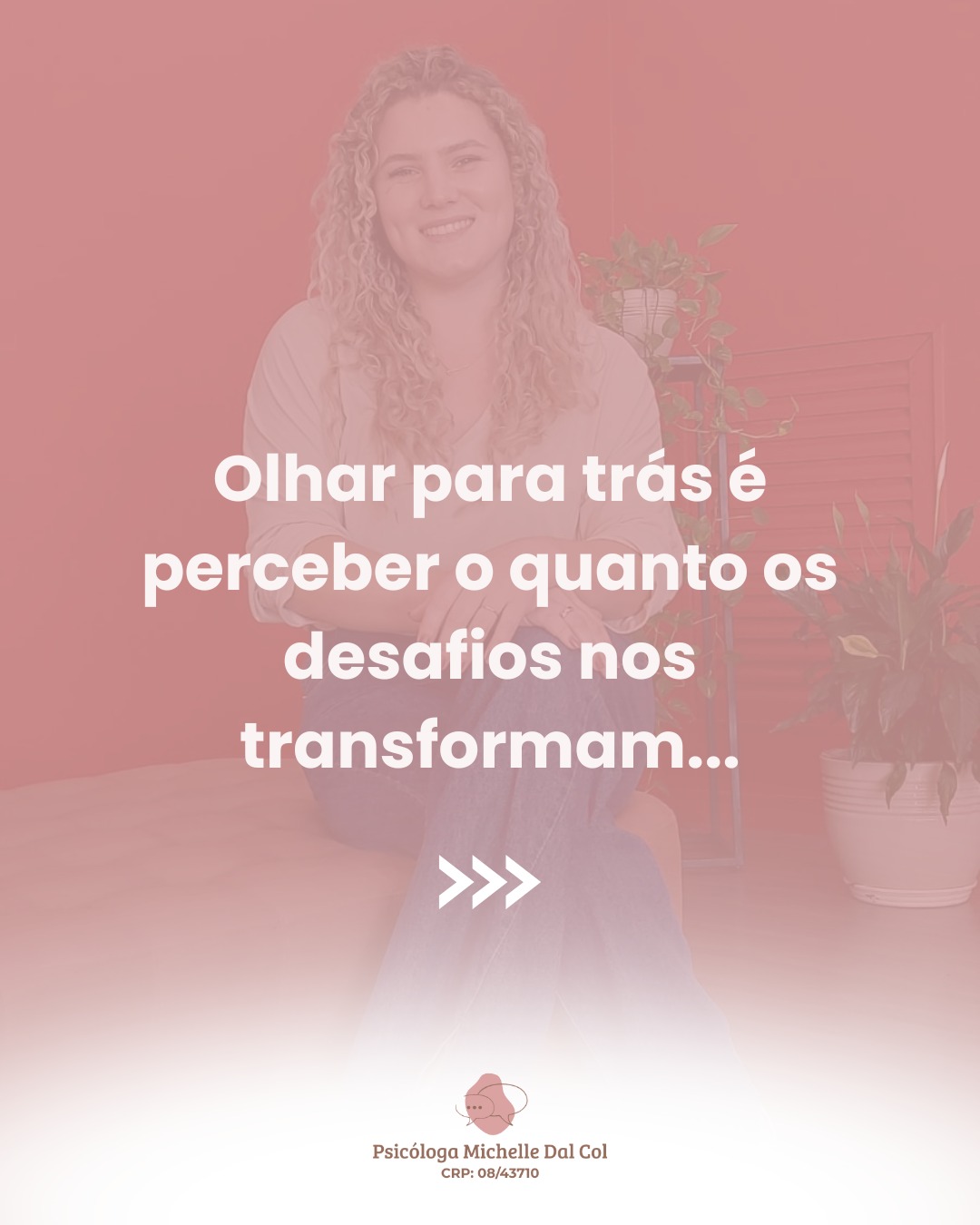 Já que hoje é dia de #TBT, decidi relembrar algumas fases da minha jornada na graduação em Psicologia.
Cada desafio, cada aprendizado e cada conquista moldaram quem sou hoje. E você, já parou para refletir sobre sua própria evolução? ✨📖
Me conta aqui nos comentários! ❤️
Psicóloga Michelle Bach Dal Col - CRP/PR: 08/43710
