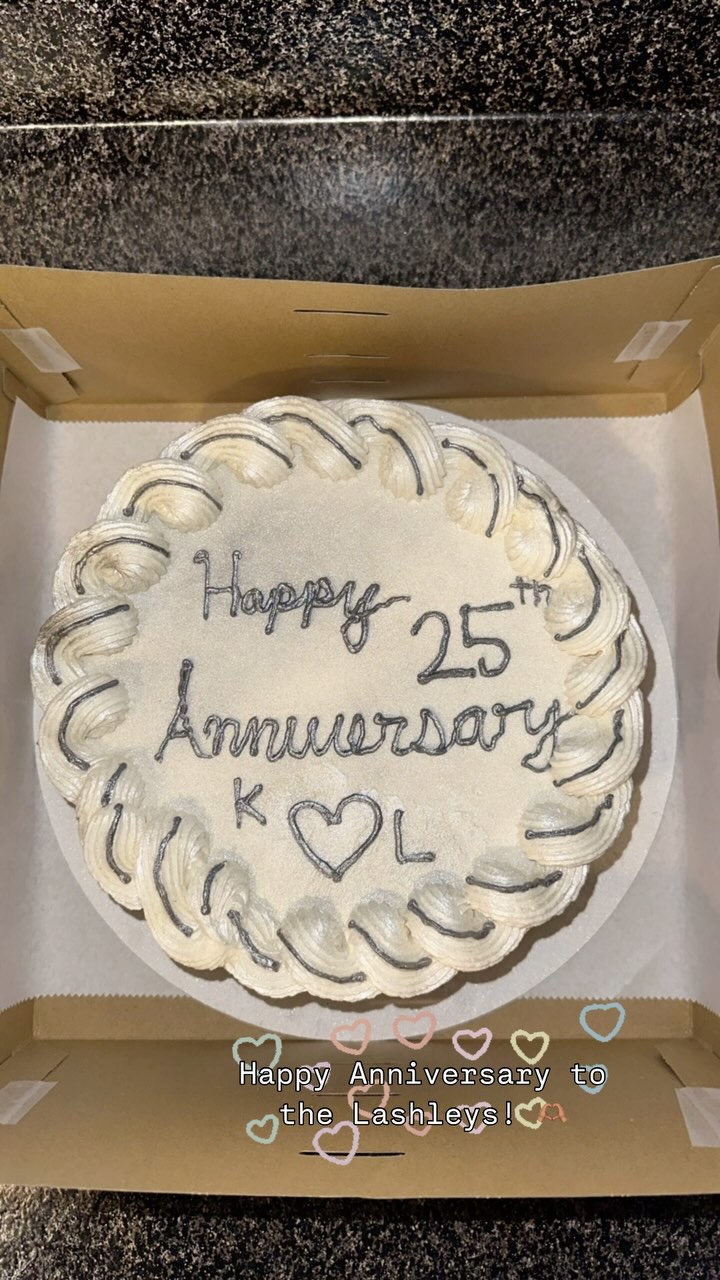 Happy 25th Wedding Anniversary! 💕
Thank you for allowing me to be apart of your milestone 🥹🫶🏽 @i_amfree2bme
Vanilla cake with a vanilla buttercream frosting 🤗
DM me for your order today! 🫡
•
•
•
•
•
•
•
#BakedGoods#HomeMade#SoftCookies#ForYou#fyp#packagedorders#trending#SupportSmallBusinesses#cookies#Fresh#DallasTexas#TexasPastries#CustomOrders#MustTry#Baker#Barkernearme#buttercream#frosting#filling#filled#partnershipsopen#cake#Birthdaycake#hershey#selftaught#Baker#events#explorer#explorerpage#cupcakes#trendingnow