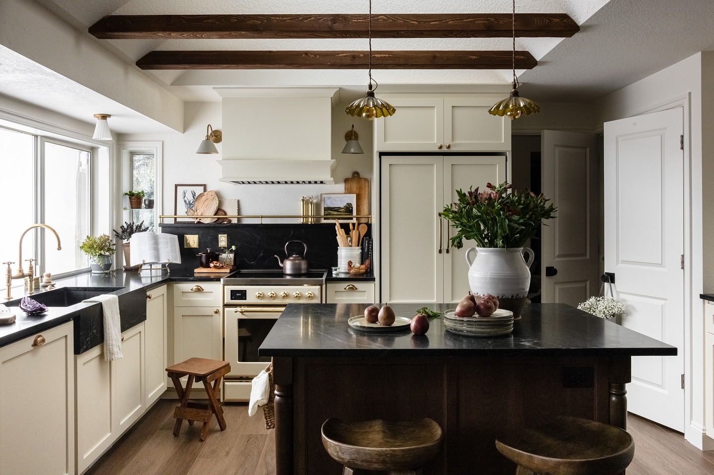 Our Olympia Renovation project is up on our website!! Inspired by a trip the clients took to Edinburgh🏴, we used natural materials, classic details, and patina to add some of that old European charm to their outdated and builder grade kitchen and living room. ✨
Swipe to the end to see the before photo!! Let us know what update is your favorite down below 🤗
Photo by: @sumairaamberphoto
*
*
*
*
*
#kitchendesign #kitcheninspiration #kitchenisland #dreamkitchen #interiordesign #interiordesigner #luxury #interiorstyling #homesweethome #vintage #studiomolina #smid #studiomolinainteriordesign #PNWInteriors #PNWLiving #OlympiaInteriorDesign #HomeRenovation #KitchenRenovation #InteriorInspo #LuxuryInteriors #TimelessDesign #OldWorldCharm #PNWHomeStyle #EuropeanInteriors #StyledSpaces #DesignGoals #CuratedInteriors #BespokeDesign #AntiqueAesthetic
