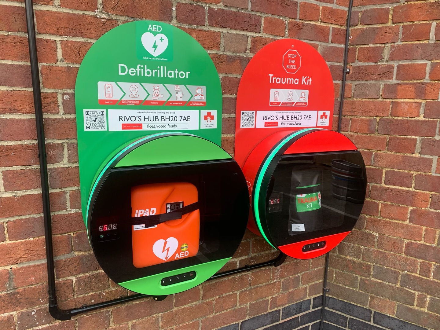 🩺✨ Exciting News for the Sandford Community! ✨🩺
We are thrilled to announce the co-location of a Public Access Defibrillator (#AED) and a Public Access Trauma Kit (#PAcT) right here in our #Dorset community! 🏥❤️
These life-saving resources are now easily accessible to everyone, ensuring that we are better prepared for emergencies. The AED provides critical assistance in the event of cardiac arrest, while the Trauma Kit is equipped with essential supplies to manage serious injuries.
📍 You can learn more about these vital tools at https://www.arkmedicalsolutions.com/stop-the-bleed.
Remember, every second counts! ⏱️
#CommunitySafety #LifeSavers #PublicAccessDefibrillator #TraumaKit #firstaidcoursesdorset