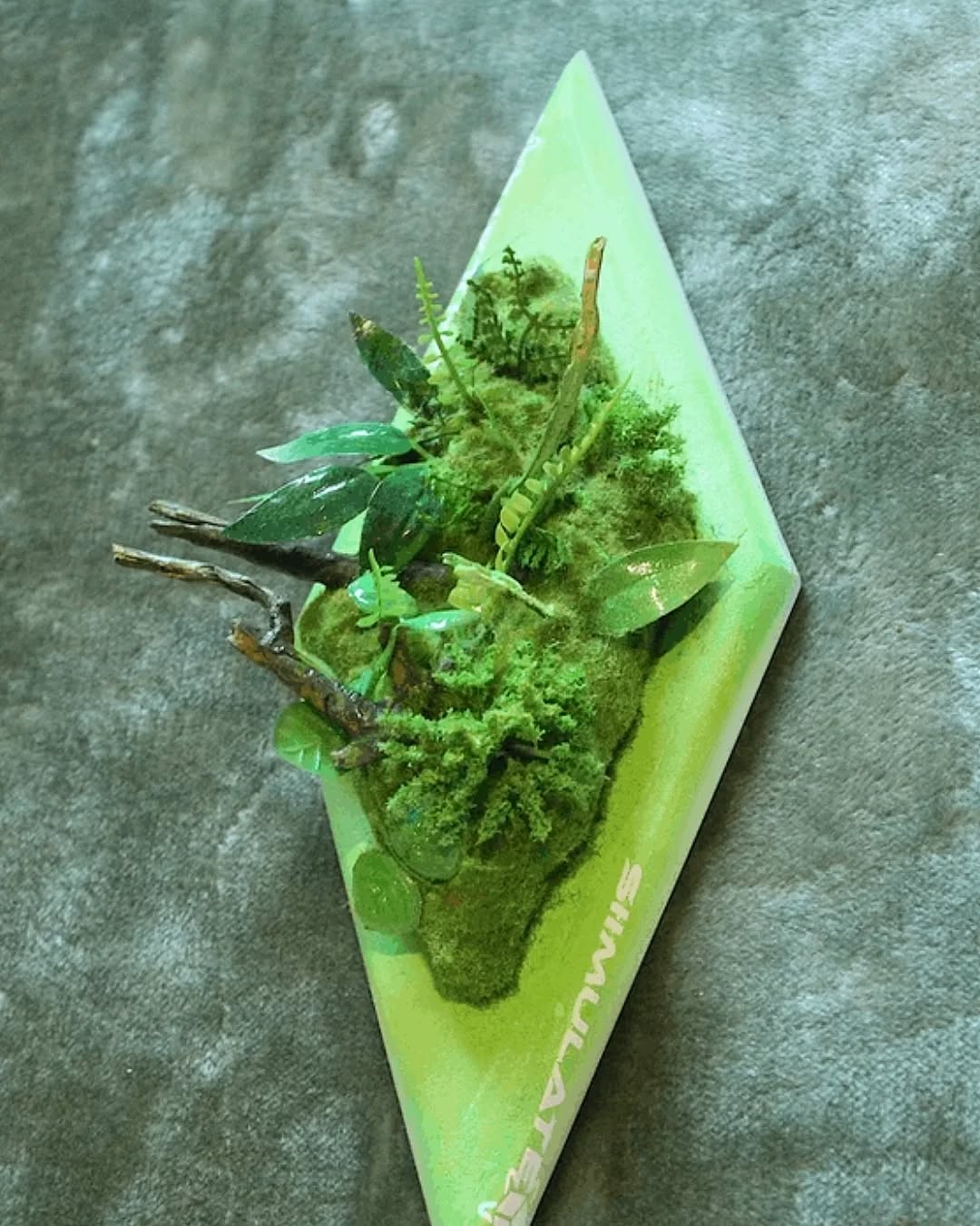 🔵!! SIMS !! - Right ok, so we're gonna talk about an inspiration of SiiMULATE today 💡🍃
With a touch note to the simulation based iconic game franchise known as "SIMS" comes the iconic DÉCOR design by SiiMULATE in the SiiMULATE §IM§ Diamond 🌿 💠
Coloured and Hand Made in the luminous crystal green whilst also emanating the values and principles of what makes a SiiMULATE piece, truly interior space worthy.
THE SHAPE OF THINGS TO COME
As we SiiMULATE!
#siimulate #décor #decorelevators #sims