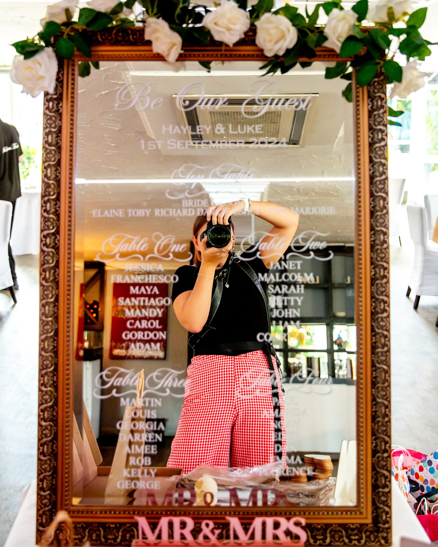 I wanna tell you 1 funny fact about me…
I am crazy in love with Hamsters. I have kept them as pets since I was 10 and I’ve had 3 in all different colours.
My current Hammie? I’m pleased to introduced you to Billy Jean - Bills for short. He turned 1 this January! He’s a super active hamster, has way more energy in the summer and knows how to fling poo out of his cage 🤣😭
.
.
.
.
.
#factsaboutme #ajcphotographyy #ukweddingphotographer #hertfordshireweddingphotographer #hamstersoninstagram #funnyfactsaboutme #colourfulweddingphotography #2025weddingphotographer