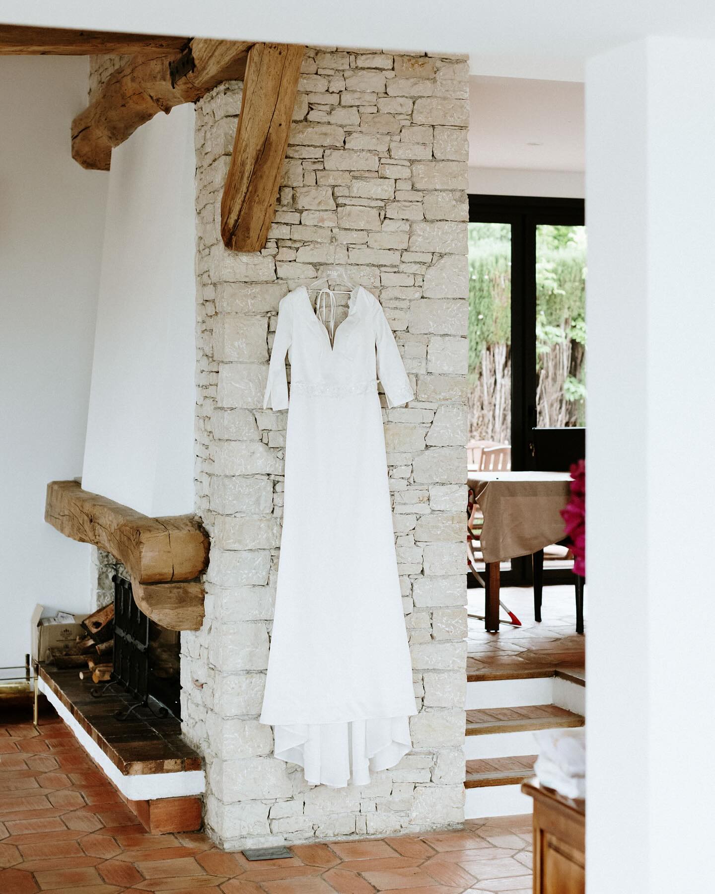 Cagnes-sur-mer, son château, arches et ses façades ocres .. et un souffle de fête qui vient envahir ses ruelles pour la journée!
#photographedemariage #photographe #photographemariage #photographemariagecotedazur #photographemariageprovence #photodemariage #mariagecotedazur #photomariage #inspirationmariage