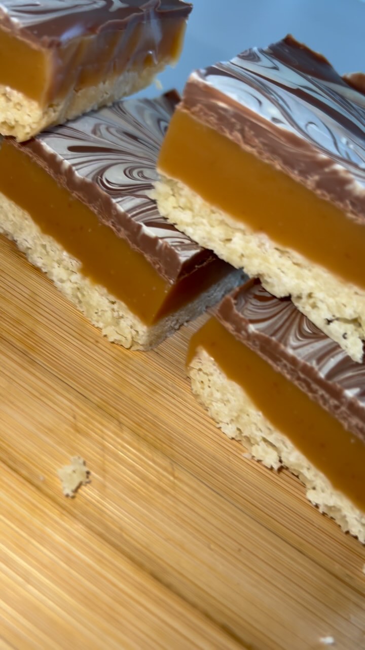 Millionaire shortbread 🏴
.
.
.
#millionaireshortbread #dutchfoodies #netherlandseats #scotland
