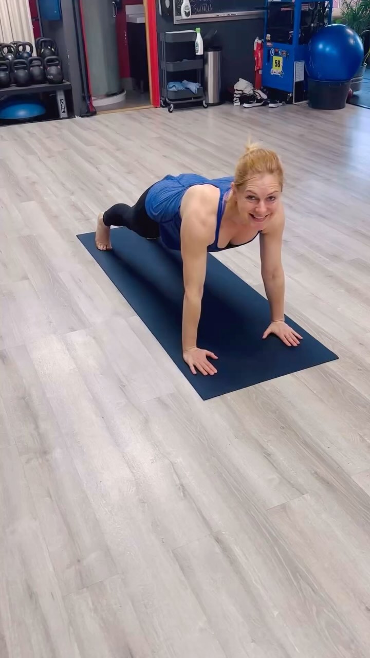 Want to deepen your understanding of good movement and learn how to avoid future injury? Let’s meet up for a mobility assessment/ movement evaluation. I love helping people figure out their bodies!
#goodpushups #goodplankform #personaltrainer #columbiacityseattle #organizeyourbody #sixpackworkout #personaltrainerseattle #goodmovement