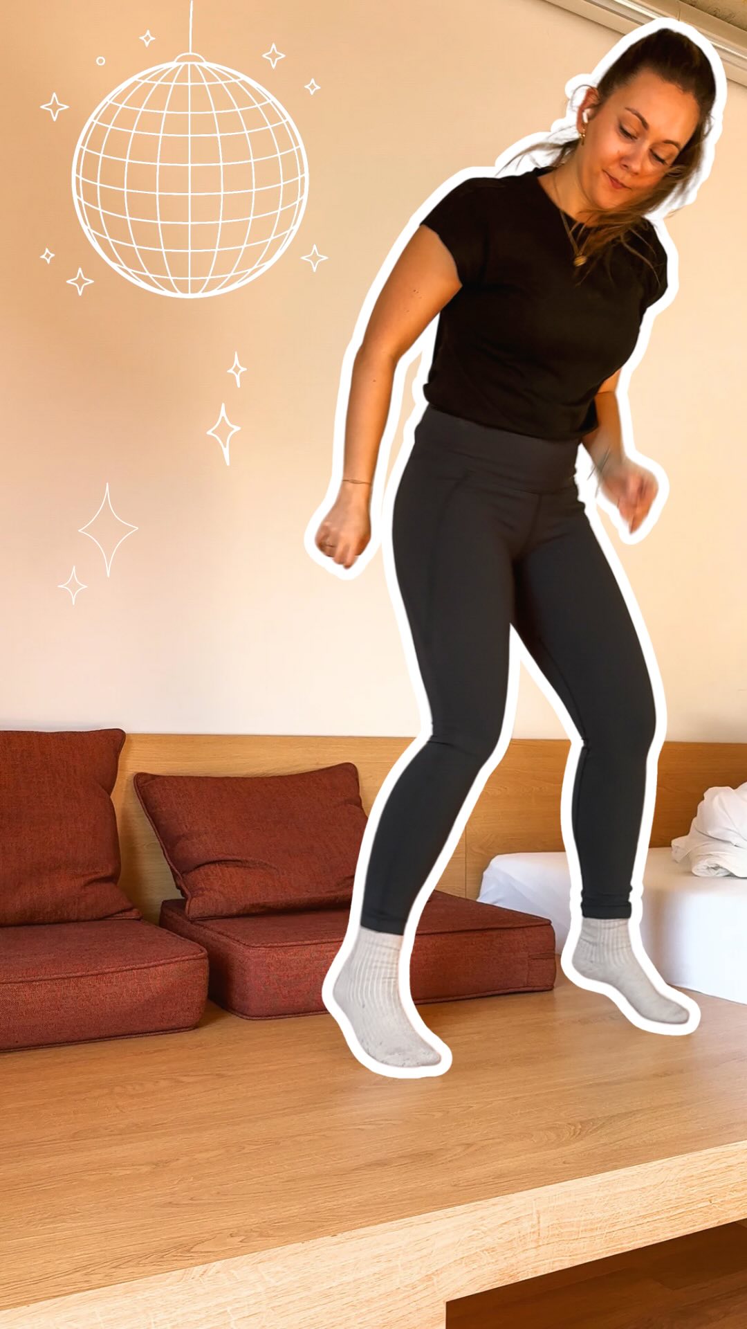 Tanz dich frei! 💃✨Bewegung ist Medizin für Körper, Geist und Seele. Wenn du tanzt, löst du Stress, regulierst dein Nervensystem und bringst deine Energie in Fluss. Erlaub dir, dich ohne Bewertung dich zum Beat zu bewegen – dein Körper weiß, was er braucht!
Ich liebe es zu tanzen! Welche Musik bringt dich zum shaken? 🔥
Kommentiere mit 🪩 und ich schick dir meine HAPPY DANCE Playlist zu!