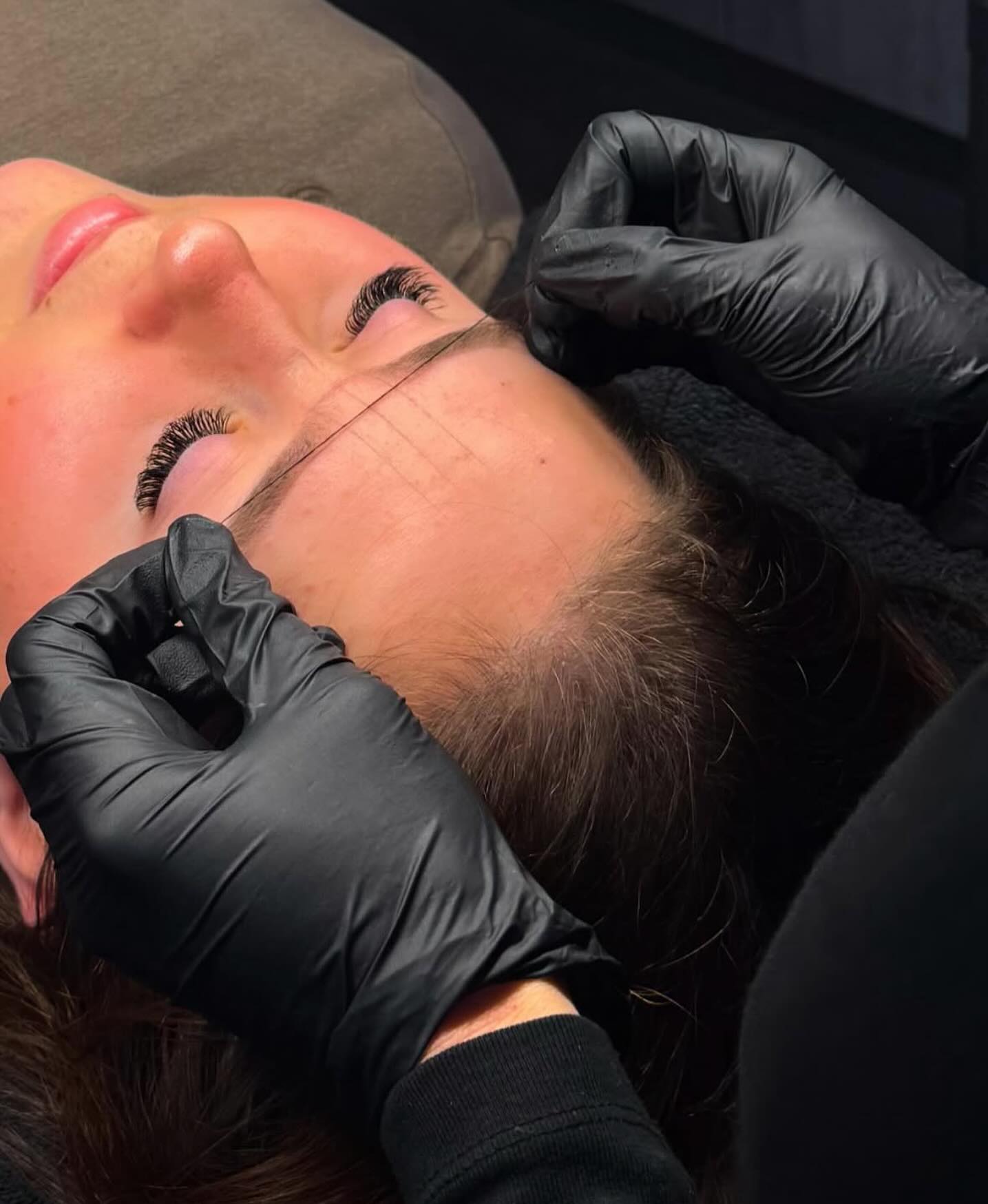 Get your brows shaped, tinted & waxed 🧖♀️
#salon #beautysalon #wax #brows #browstylist #wenkbrauwen