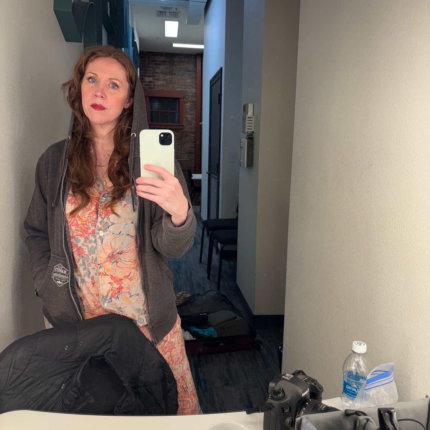 sometimes on tour you change into your very distinctly-pajamas pajamas for load out, cuz it’s late & you want out of those stage clothes (and then you document it cuz good lighting backstage.)
First time back on stage after 10months/having a baby & it felt lovely, even with a little residual brain fog, and I only cried once! Thank you Bend & @towertheatrebend
Come see us this weekend in Portland (@albertaabbeypdx ) & Seattle (@rabbitboxtheatre )
@sirensongs_music & @junebugsmusic
❤️