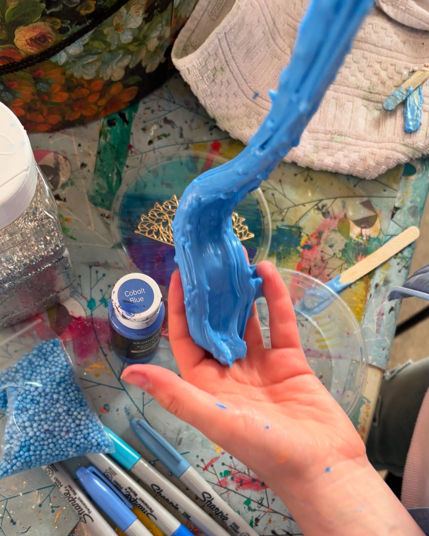 Lots of mess and lots of slime was made today!
We used glue, shaving cream, acrylic paint, activator and even some foam beads to make slime today. Everyone had a super fun time and said this little workshop boosted their moods!
#tescosponsor #slime #arttherapy #artsforlife #art #fun