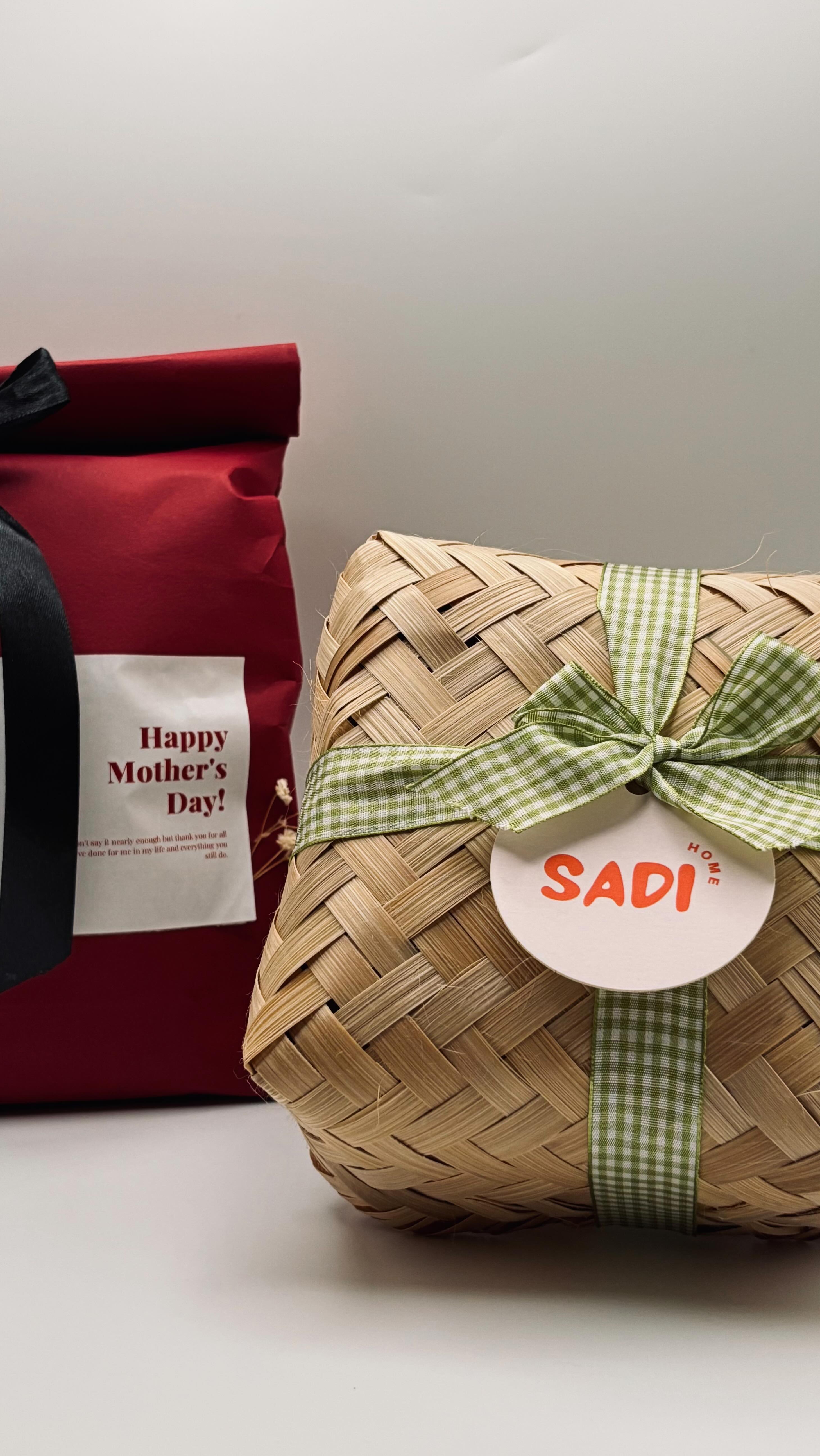 Wrap in our classic rattan basket but extra cover just for our mamas ❤️
Use code: mothersday25 for extra discount!