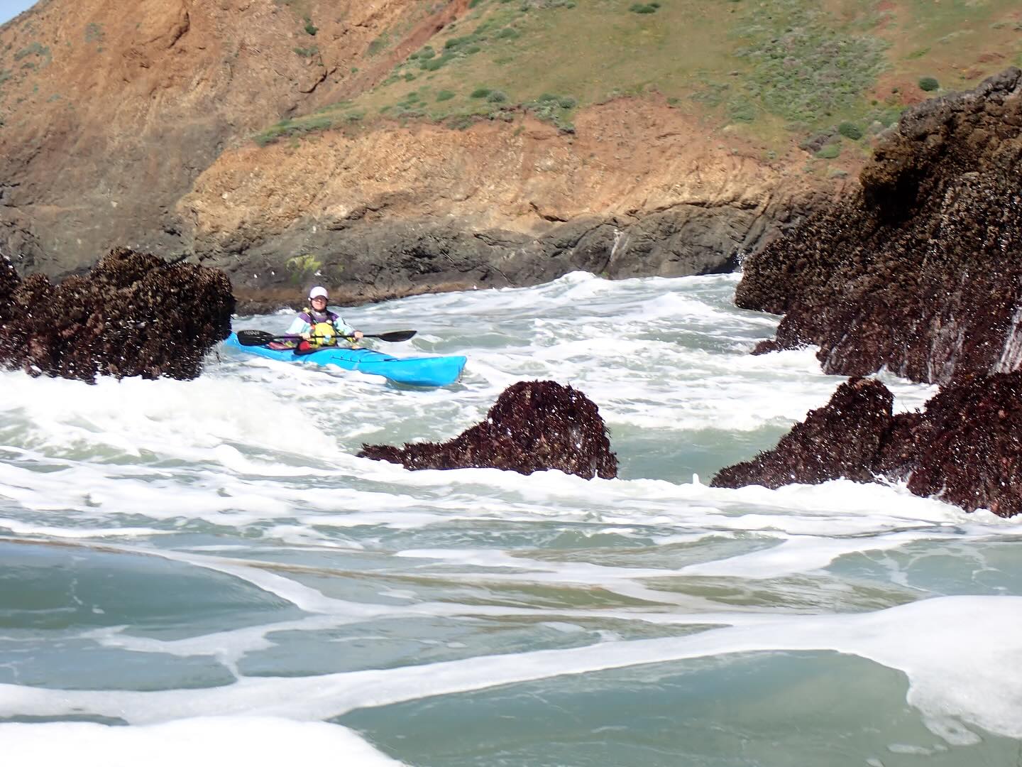 Before the @cwwcollective Rough Water Rodeo, we had a chance to get out on the water for some scouting, personal development, and sharing ideas for the event. @online.seakayaking also joined to get more footage for their upcoming new course on ‘rock gardening’ featuring @laura_zulliger and @kellymariehenry.
It’s not very often that I get to be out with a group of accomplished paddlers and trainers that also included @bodyboatblade and ambachampion. Watching how others read the water and pick lines, along with hearing their thoughts and experiences, gives me inspiration and motivation to continue my own development.
@phseakayaks
@lendalna
@nrsweb
#seakayaking #paddling #paddlesports #adventuresports #adventure #outdoors #training #kayaking