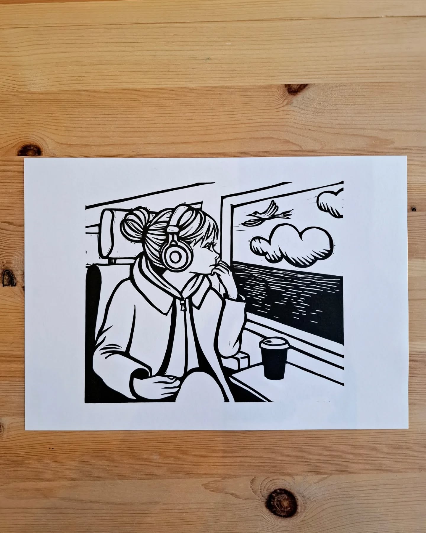 Finally printed my design for this year @thoughtpressproject submission.
The theme is "Sound and Vision" and all proceeds go to @ediblerotherhithe and @childrensbookproject
.
.
.
#thoughtpressproject #charityfundraising #soundandvision #linocutprint #reliefprint #printmaker #printmaking #blockcarving