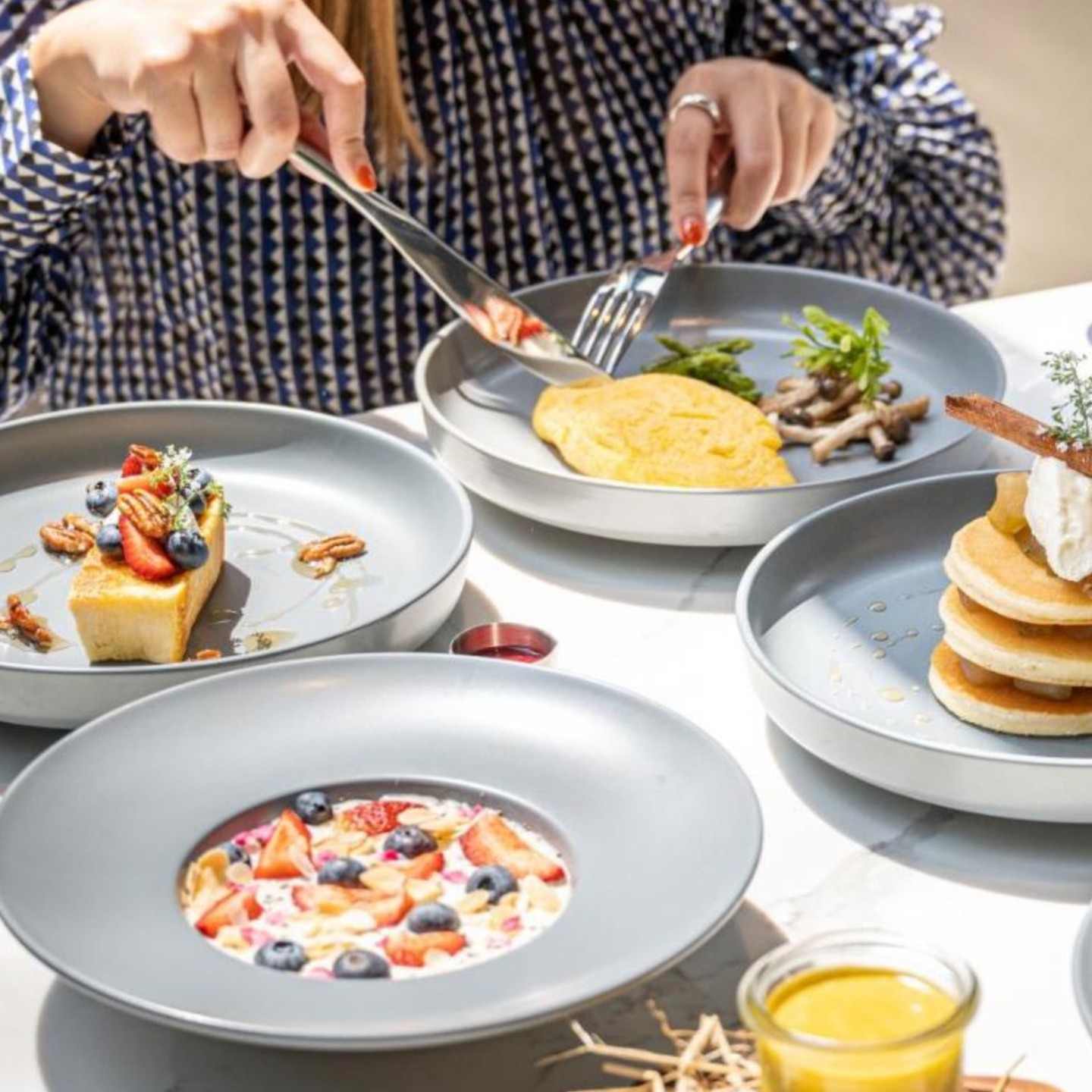 Featuring our De Terra collection in Light Grey, beautifully displayed at Hotel Madi Paidi Bangkok. At Don Bellini, we design vibrant porcelain tableware that transforms your table setting adding pops of colour to your tabletop.
With our international export capabilities and official distributing partners, we bring elegance and color to hotels, restaurants, and homes worldwide. Elevate your dining experience with us!
For more wholesale/distributor information, please visit donbellini.com.
#tableware #hotelgrade #porcelain #donbellini #ceramic #coloredporcelain #plating #plates #bowls #deterra #wholesale #shop