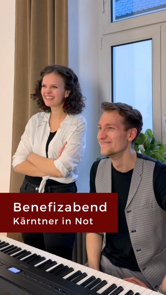 KÄRNTNER IN NOT
Und wir bereiten Helfried vor. Oder so...
Und für alle, die dabei sein wollen:
Wir starten eine gemeinsame Tour für "Kärntner in Not" - Ein Abend mit Kabarett und Musik.
Mit dabei: @simonstadlermusic @christianhoelbling und @maria_weichesmuller
5. April - Blumenhalle, St. Veit
25. April - Treff•Berg, Berg/Drautal
24. Mai - artBOX, Frantschach St. Gertraud
Alle weitere Informationen findet ihr auf
benefizabend.at
Der Reinerlös kommt dem Guten Zweck zu.
#kabarett #helfried #comedy #kärntnerinnot #kleinkunst #schauspiel #kommunikation #musik #simonstadler