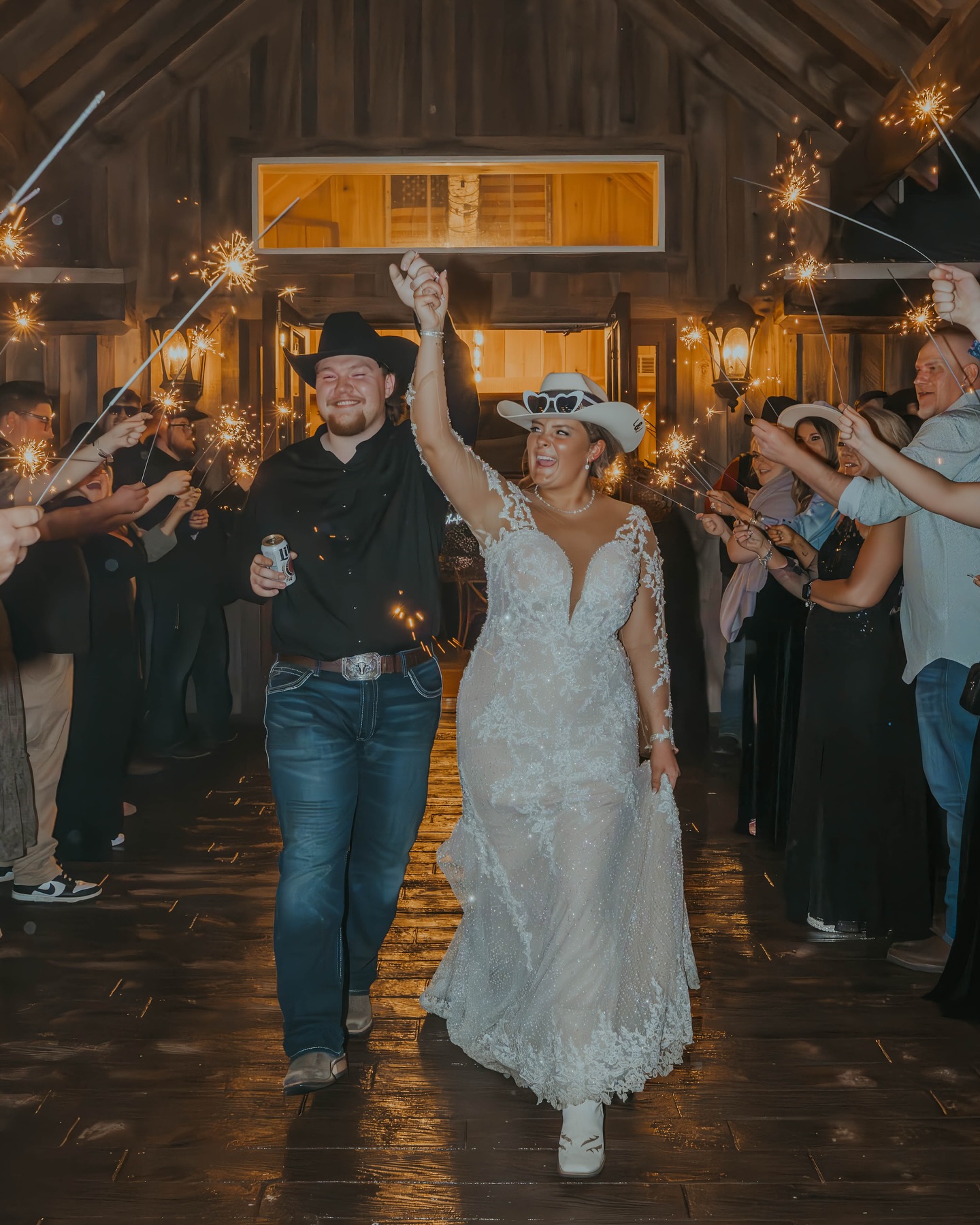 When it rained it poured, but that didn’t stop us from getting these photos taken! ✨ Such a fun wedding!! The Whalens 🫶🏻
#weddingday #wedding #bride #groom #indiana #indianaphotographer #indianaweddingphotographer #photographer #weddingphotographer