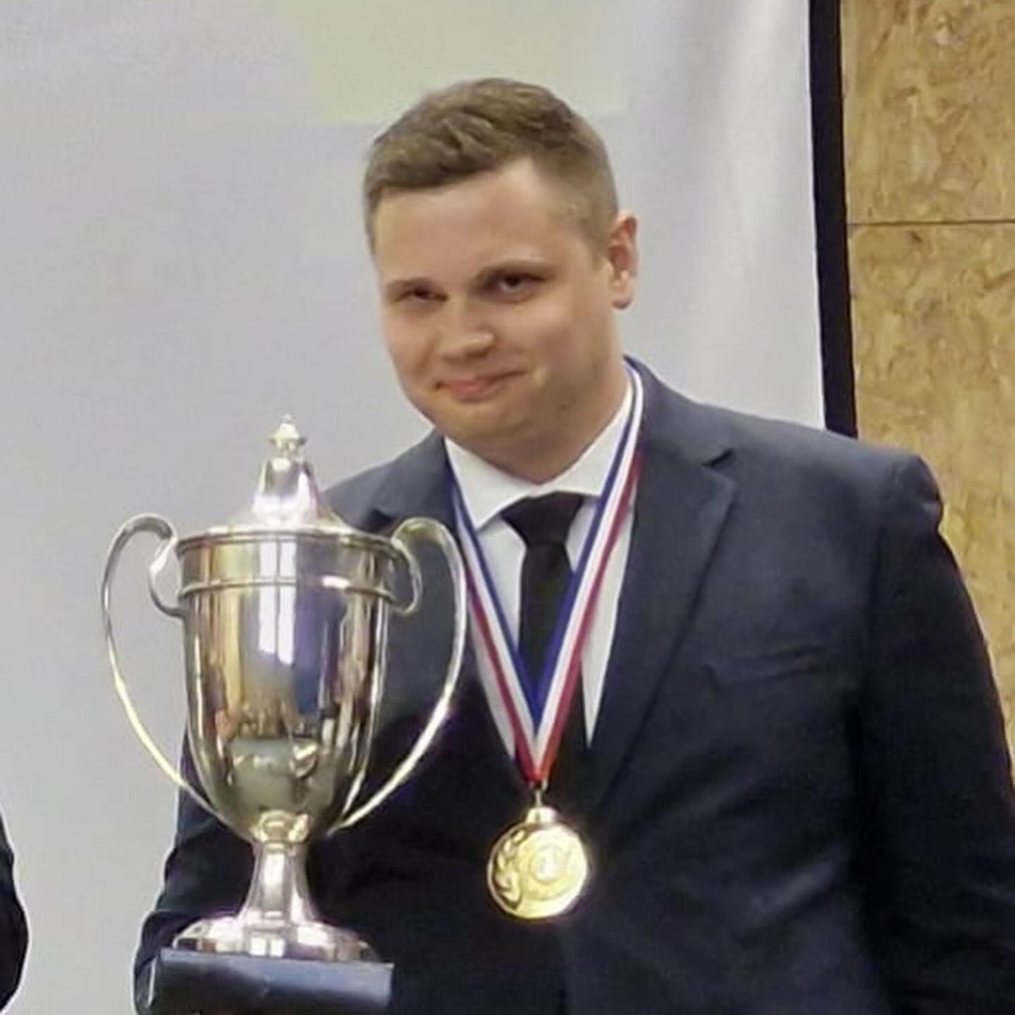 Et le grand gagnant de cette édition 2025 de la @coupe_georges_baptiste est :
@cedric_covarel Cédric Covarel, maître d’hôtel du relais et châteaux la Pyramide à Vienne. @maisonhenriroux
#cgb #coupegeorgesbaptiste2025 #concours #maitredhotel