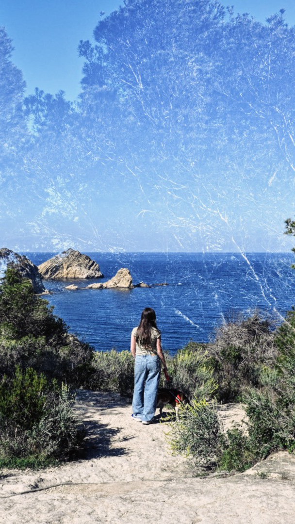 The best recipe for activating my creative brain!
The scene in front of me + the scene behind me 💙
✨✨✨
Fused Fridays ~ playing catch up!
We are a group of artists who are experimenting with creating double exposures, fusing, blending and bringing a little magic to our images. This is week 6 of my 52 week double exposures #fusedbyme challenge
😊
To see all of our wonderful work head to the hashtag #fusedbyme_2025week6