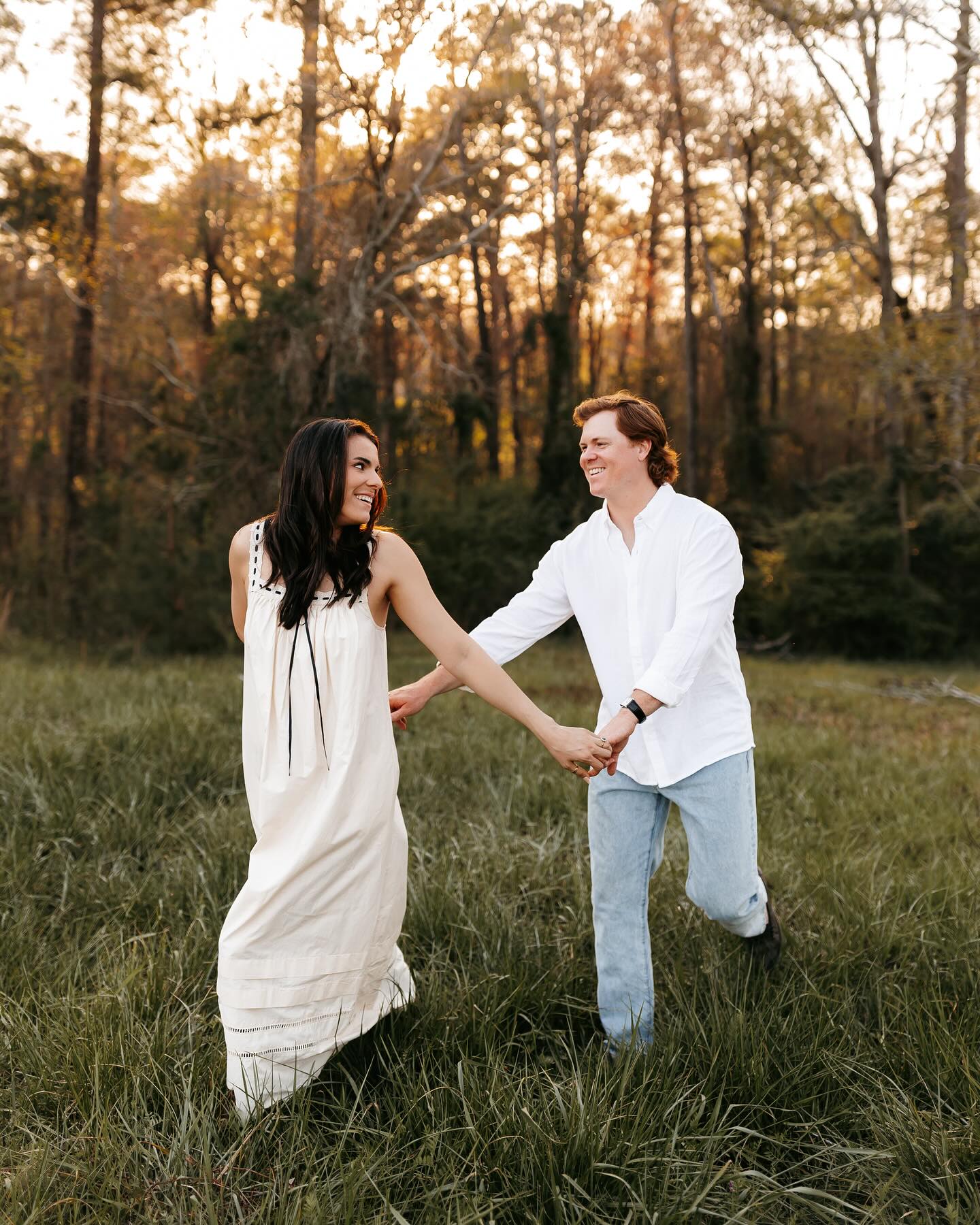 E m i l y + M i t c h e l l
We were invited to spend the evening on Em’s family property and OH what a dreamy evening it was!! Mary Catherine got to hang with these two and stop time during most beautiful glow surrounding their personality. Just stunning!! & how about that green truck to match her iconic green stone. Even more thrilled for wedding day this winter in Chattanooga!!! We just adore these two!! #ashlyncatheyphotography // Captured by Mary Catherine