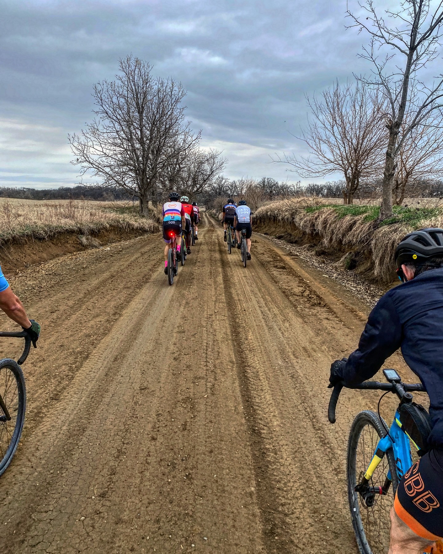 Mark your calendars for April 16th, as that’s when we will kick off our Wednesday Gravel Pacer Rides for 2025! Once again we will offer A, B, & C groups to accommodate multiple skill & fitness levels. Also once again we will be relying heavily on volunteers to help lead and sweep these rides. Click the link in our bio to visit our Rides Page where you can find all the important details as well as links to the sign up sheet and ride waiver. We can’t wait to see y’all and get these rides started!
.
.
.
.
#sugarbottombikes #sugarbottom #northliberty #northlibertyiowa #coralville #coralvilleiowa #cedarrapids #cedarrapidsiowa #iowacity #iowacityiowa #solon #soloniowa #iowabike #iowacycling #bikeiowa #bikeiowacity #onlyiniowa #gravelbike #cycling #gravel #gravelgrinder #gravelbikes #gravelride #gravelcyclist #gravelroad #iowagravel #groadslikethese #groads @bikeiowacity