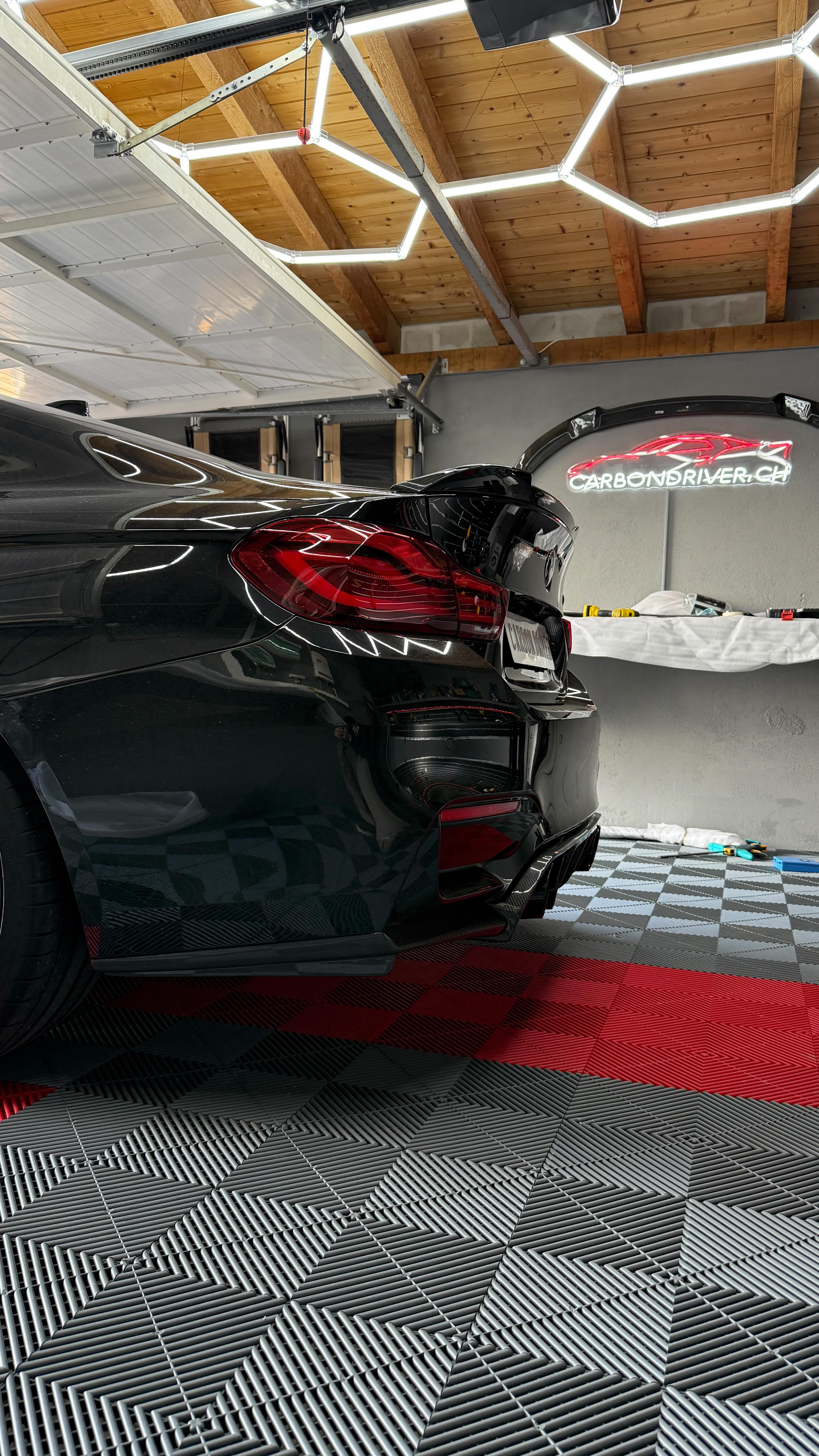 🔥 Nouveau look pour cette M4 ! 🔥
Vous en pensez quoi? 🏎️
Notre promo SPRING READY est encore valable jusqu’à la fin du mois de Mars avec 10% de rabais sur toutes les pièces en carbone avec homologations DTC ✅
#bmw #m4 #f82 #bmwm #springready #tuning #carbondriver #swissalpineperformance #bmwtuning #bmwparts #bmwnation #bmwswitzerland