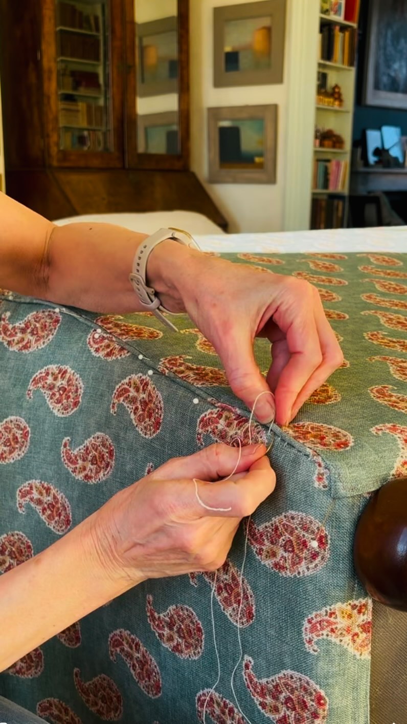 Loose cover making in situ, the sofa was so big and the staircase so small, to avoid craning it out of the window we made a calico toile. Wedding dress sofa now sitting in the sun! Thanks @jlittlehalesdesign for the sewing, the company and the footage!#upholstery #loosecover #velcro #sustainable #paisley