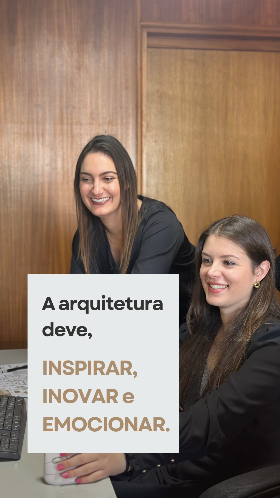 A Inteligência Artificial pode até gerar ideias, mas nada substitui o conhecimento técnico e a experiência de um arquiteto que domina as normas locais. 🏡✅
📌 Você já imaginou como essas condições podem impactar um projeto? Conta pra gente nos comentários! 💬
🔜 Essa série continua! Acompanhe os próximos conteúdos para entender mais sobre os desafios e soluções na arquitetura. 🚀