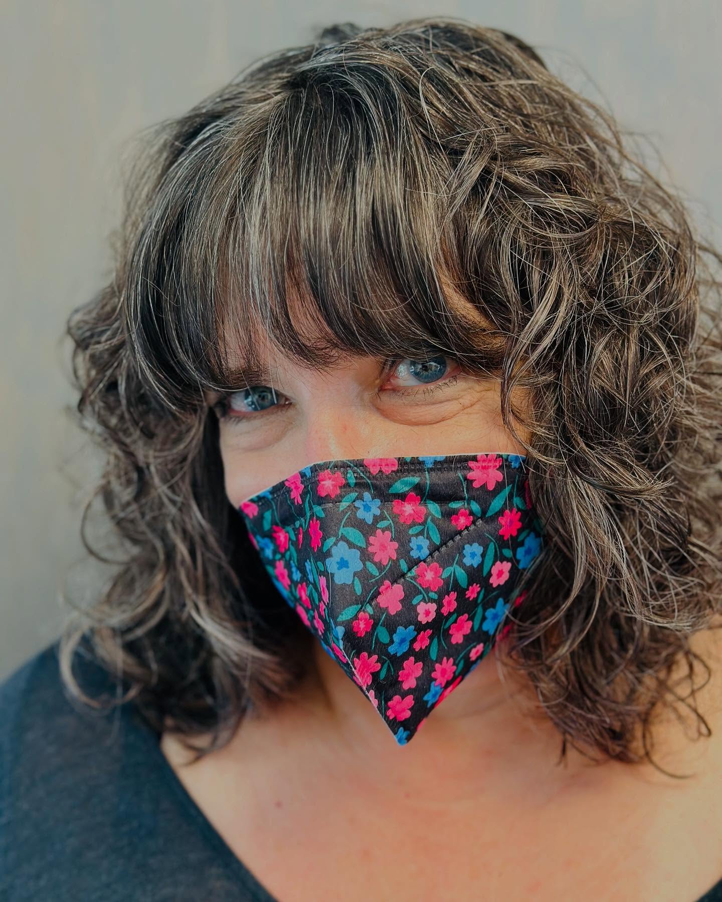 Gorgeous curls! And those eyes!!! #pomsalon #curly #curlycut #pomsalon