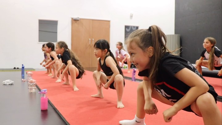 Acro classes at EMDC 💥
The tinniest snippet of what we get up to in acro classes 🤩🤩 plus LOADS more…
#AcrobaticArts #acrodance #dance #dancemiltonkeynes #miltonkeynesdance #miltonkeynes #emdancecoaching #miltonkeyneskids #miltonkeynesmums #miltonkeynesdance #acrobaticartscertified