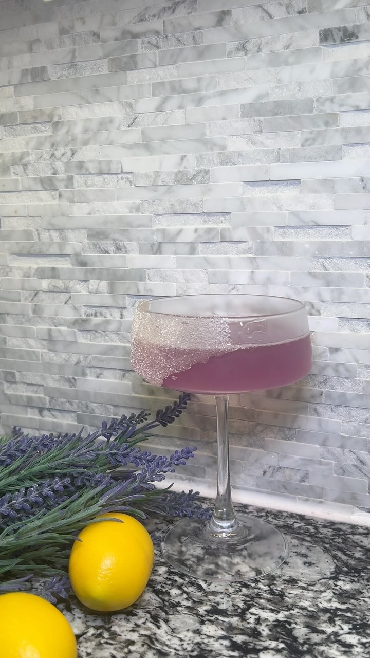 🍸🪻🍋It’s 5 o’clock somewhere !!
Lavender Lemondrop
Rim your glass with sugar and pop it in the freezer! (I like agave hence the slight brownish color, but a lime works perfect)
2oz Vodka
1oz Lavender Syrup loz fresh Lemon juice 1/4 oz Orange Liqueur
2 dashes Lavender Bitters
** video shows vodka and our “WP Lemon Lavender Mixer”which consists of the majority of the ingredients above 🤭
#spring
#wellpoured #lavender #lavendermartini #lemondrop