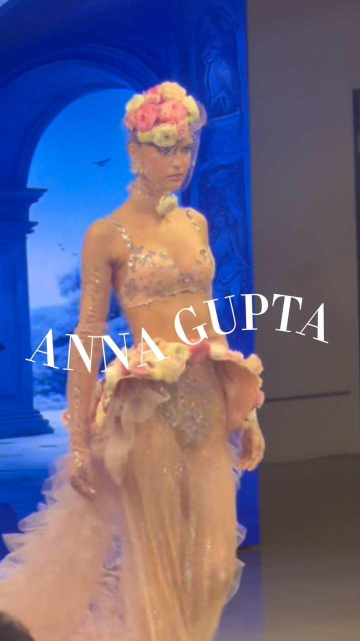 LAFW ✨w/ @artheartsfashion what a fun time, thank you for having me.
@annaguptaofficial is a dear friend of mine who designs ABSOLUTELY STUNNING evening looks! Making you feel elevated and luxe! Love you lots @annaguptacouture . 📽️edits: @socialflairbymichelle