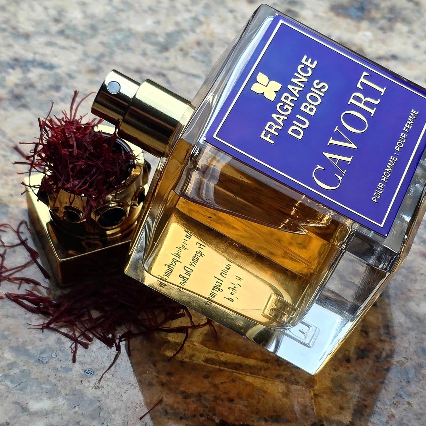 Cavort by Fragrance du Bois. Who else loves sweet spice?
.
.
.
.
.
.
Top notes are Saffron, Cinnamon, Davana and Geranium; middle notes are Rose, Ylang-Ylang, Orange Blossom and Jasmine; base notes are Labdanum, Sandalwood, Incense and Patchouli.
.
.
.
.
.
.
#perfume #perfumecollection #nicheperfume