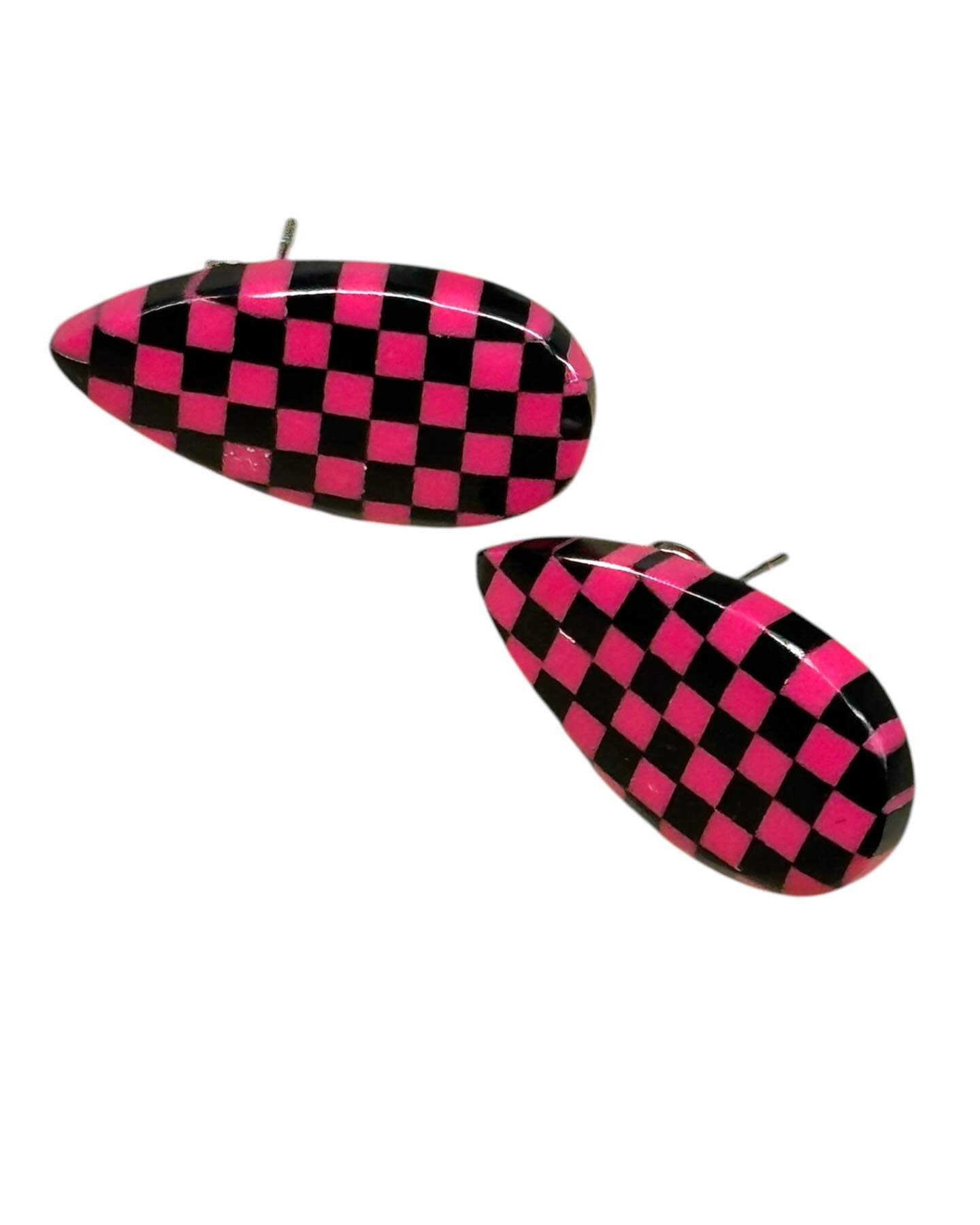 Born to be wild? Babe, we were feral at birth
Meet the new checkered studs: ⚡️fast-lane flair with chaos in their heart and glitter in their teeth✨
They’re not here to behave. They’re here to turn heads at stoplights 🚦 and kiss strangers at gas stations ⛽
Cute. Unbothered. Kinda unhinged.
You in?
#BornToBeWild #CheckeredEnergy #StardustDrop #LoudJewelry #MainCharacterVibes #EarringsWithAttitude #FeralAndFine #StudsOfAnarchy #StyleWithTeeth
⚡️✌️