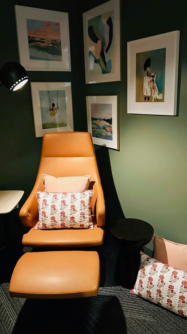 Just doing what we do! Get those collages just right with us
.
.
Click the link in bio to book your professional art installation
.
.
.
.
.
.
.
.
.
.
#denverart #denverartists #denverartist #denverartscene #denverartdistrict
#denverdesigner #denverdesign #interiordesign #coloradodesign #denverdesign #interiordesigner #art #decor