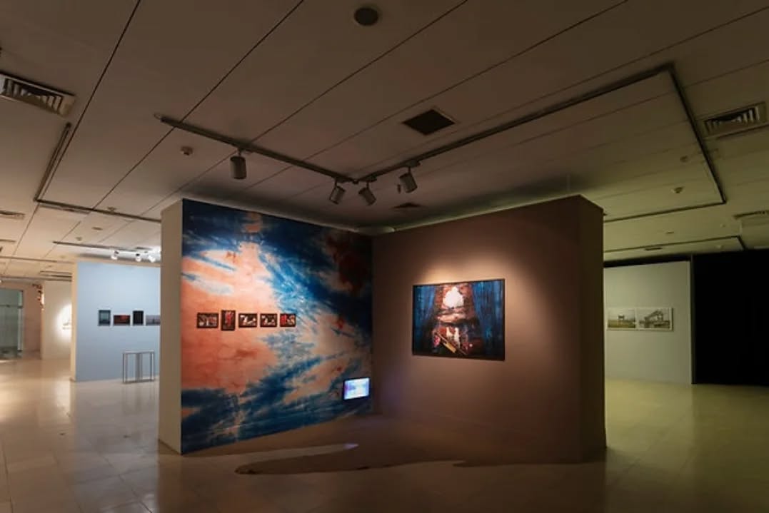 Revisiting the works from the Samdani Art Award exhibition at DAS 2023, curated by Anne Barlow. Part II.
The Samdani Art Award 2023 showcased works by twelve emerging Bangladeshi artists, who reflected on various social, economic, and ecological concerns during one of the most challenging climatic periods for South Asia. While each project is distinct in its focus and material form, the artists collectively engage with critical societal issues by questioning mainstream and binary thinking, advocating for change, and imagining spaces of possibility for the future.
Photograph 1 - Salvation, 2023 by Habiba Nowrose
Commissioned and Produced by Samdani Art Foundation for DAS 2023
Photograph 2 - Assimilated Musing VI, 2022-2023 by Mojahid Musa
Commissioned and Produced by Samdani Art Foundation for DAS 2023
Photograph 3 - ঠাউর, Gaze, 2022-2023 by Dipa Mahbuba Yasmin ; In association with Md.Solayman, Md. Dulal & Jagannath Das
Commissioned and Produced by Samdani Art Foundation for DAS 2023
Photograph 4 - A space without a ship, 2023 by Dinar Sultana Putul
Commissioned and Produced by Samdani Art Foundation for DAS 2023
Photograph 5 -Death of A Home, 2023 by Ashfika Rahman
Commissioned and Produced by Samdani Art Foundation for DAS 2023
Photograph 6 - (অ )পূর্ণ, (un)filled, 2021-2023 by Faysal Zaman
Produced by Samdani Art Foundation for DAS 2023
@dhakaartsummit
@samdaniartfoundation
@nadiasamdani
@rajeebsamdani
@dhakadiana
@rux_q
@annebarlow7
@habiba_nowrose_photography
@mojahid_musa
@pink_myth_of_hell
@sultanadinar
@ashfikarahman47
@faysal.zaman
@swilin_haque
@sazzad1985
@iftekharnoor
#dhakaartsummit #samdaniartfoundation #dhaka #sylhet #art #artwork #DAS #exhibitions #contemporaryart #srihatta #artistresidency #sculpture #SAF #SAA