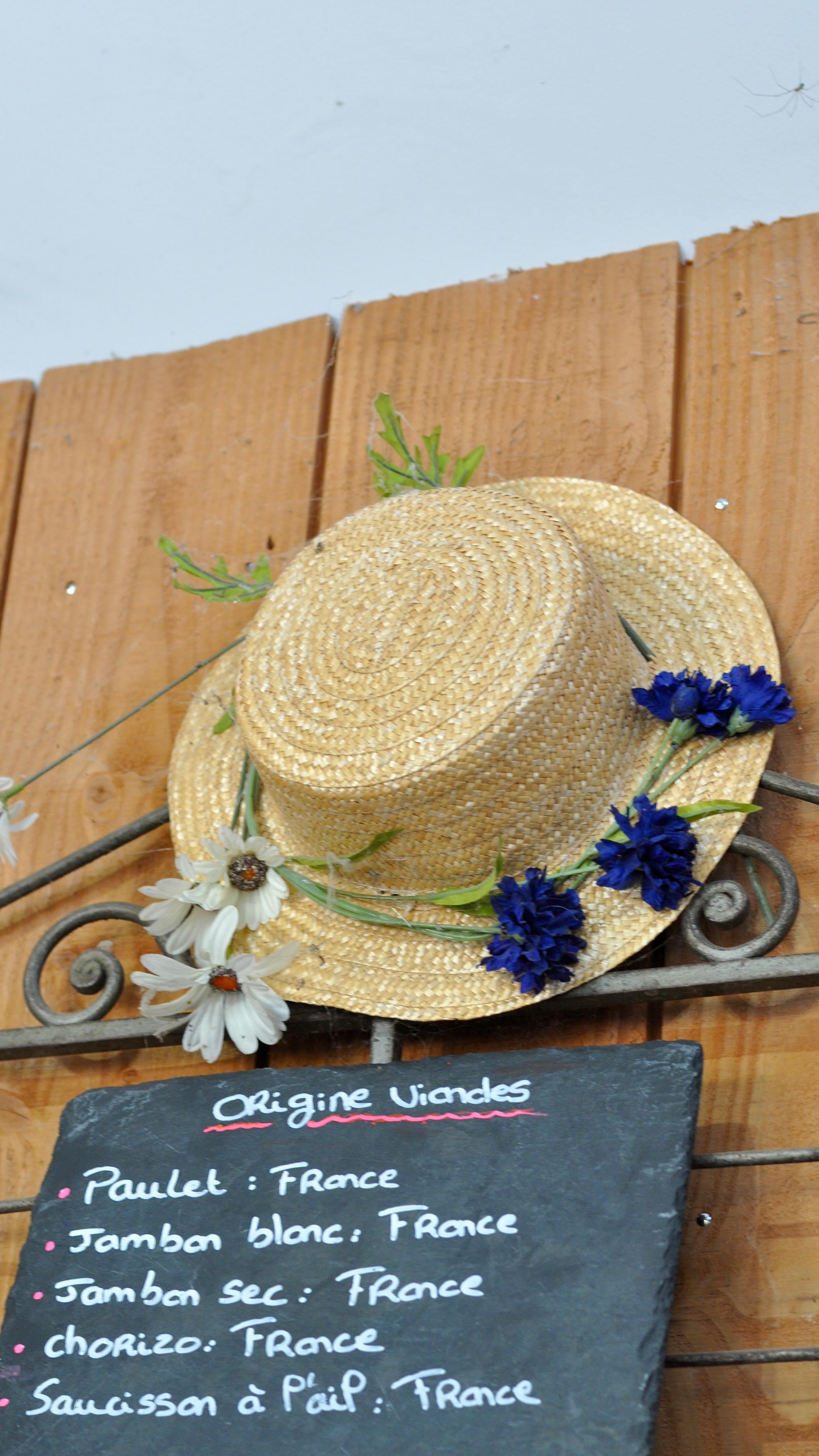 C’est parti pour la saison 2025 à Giverny ! 🎨🌺
On est heureux de vous retrouver au 80 rue Claude Monet, de 10h à 18h. ✨
-
We’re delighted to welcome you back this year to our restaurant, bar, and coffee shop at 80 Rue Claude Monet in Giverny 🌺🎨
10 am - 6 pm 🫖🍴
#giverny #givernyfrance #givernymonet #givernyvillage #givernygardens #givernyflower #eure #normandie #normandietourisme #normandiemylove #food #coffeeshop