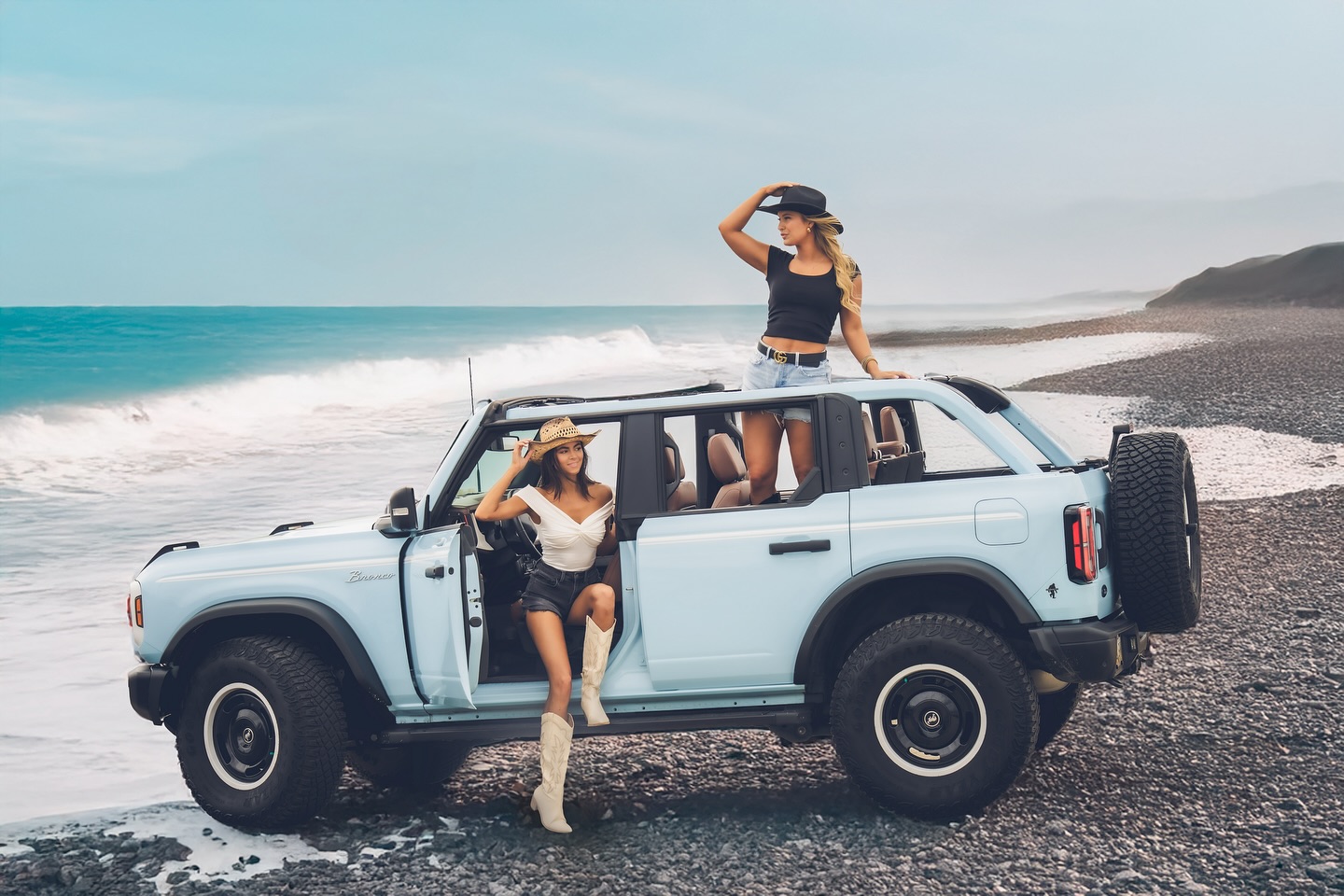 New before and after edit. This lakefront shoot was a collab with @bareandbronzedla and @shopchristinesboutique