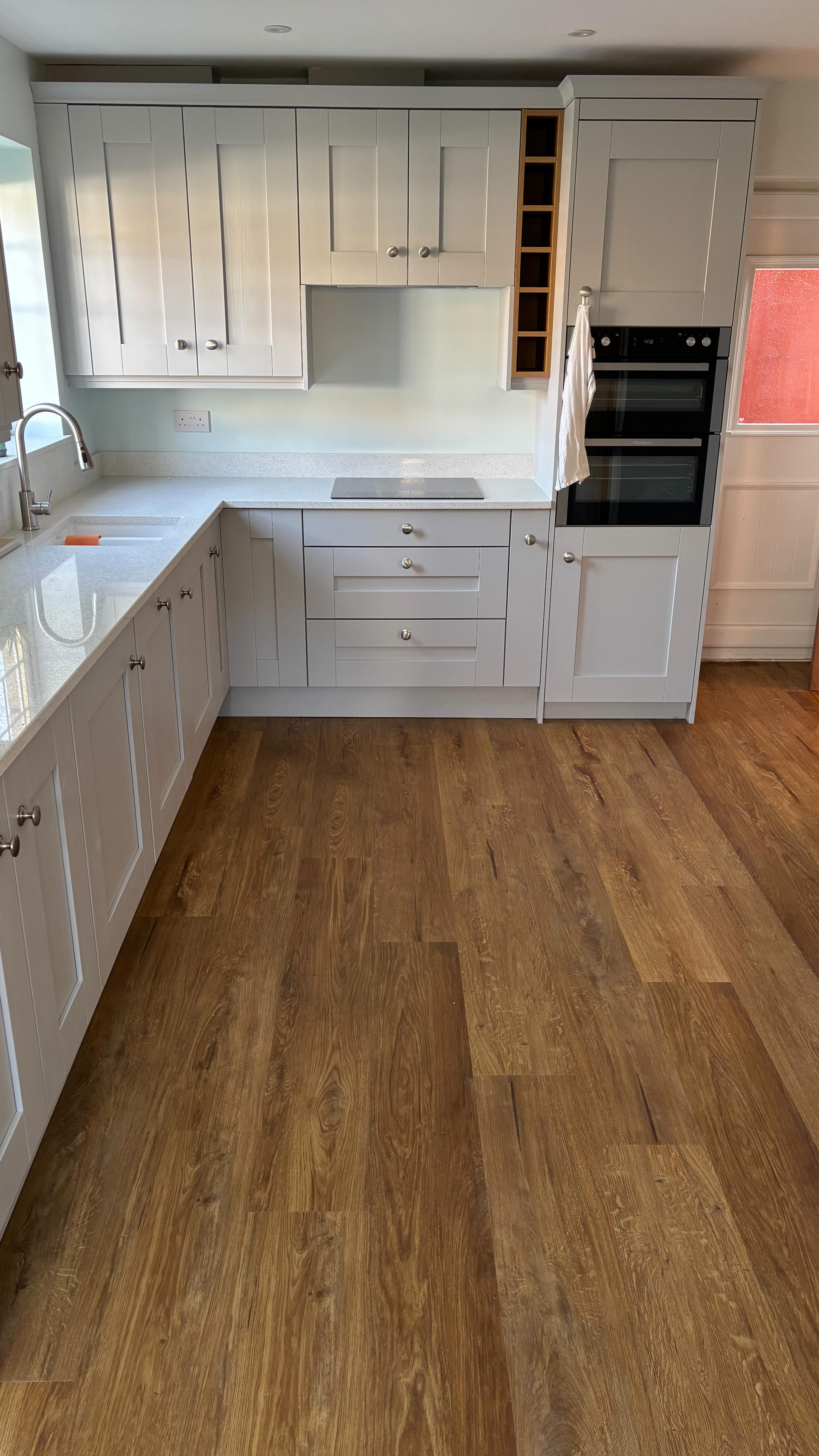 Another stylish kitchen by @craigprobertkitchens finished off with beautiful @karndean_uk Van Gogh Glenmore Oak planks ππ»ππ»
#screeding #flooring #floorleveling #manchesterflooring #lvtfloor #karndeanflooring #karndeandesign #manchesterlvtfloor #homerenovation #manchesterhomerenovation #manchesterkitchenfitter #manchesterfloorfitter #manchesterfloorlayers #karndeanstyle #karndeanflooringmanchester #manchestertradesmen #flooringideas #kitchenflooring #kitchenfloortiles #parquetflooring #herringbonefloor #vinylflooring #vinylfloortiles #hallwayflooringideas #officeflooring #hallwayrenovation #openplankitchen #openplanliving #herringbone