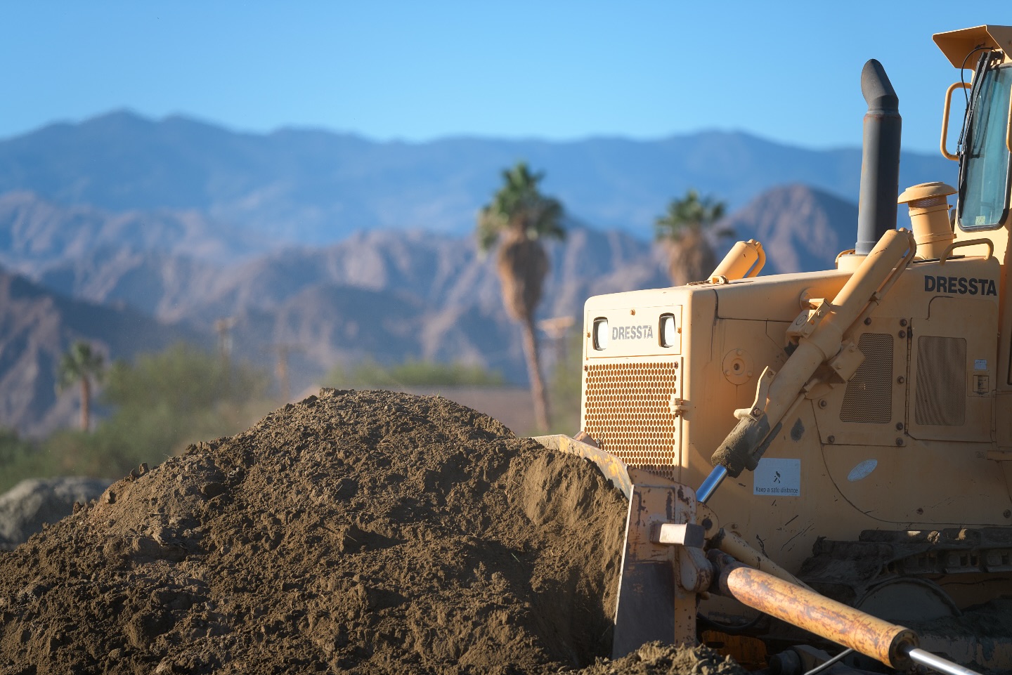 We specialize in
-Finish grading
-Rough grading
-Dry utilities
-Excavating
-Land clearing
Give us a call or send us a dm for your next project
#dozer #613 #613scraper #scraper #watertruck #overexcavation #grading #loader #cat930 #coachellavalley #afloresgrading #aar #construction #constructionlife. #newholland #skiploader #catequipment #caterpillar #hwmf #heavyequipment