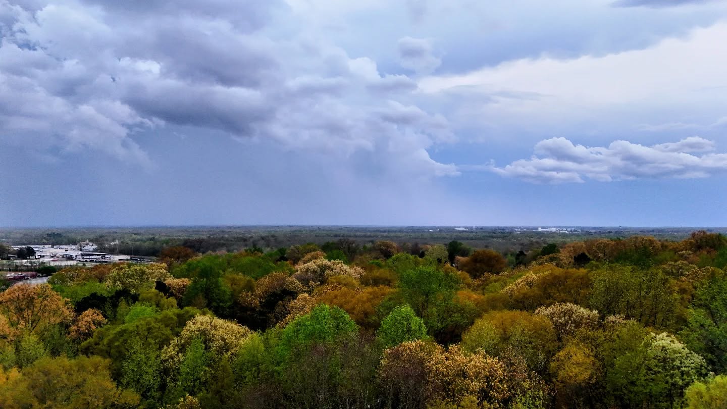 Just a couple of minutes ago heading towards Jackson.
Taken from just off exit 79 off I-40 looking West.