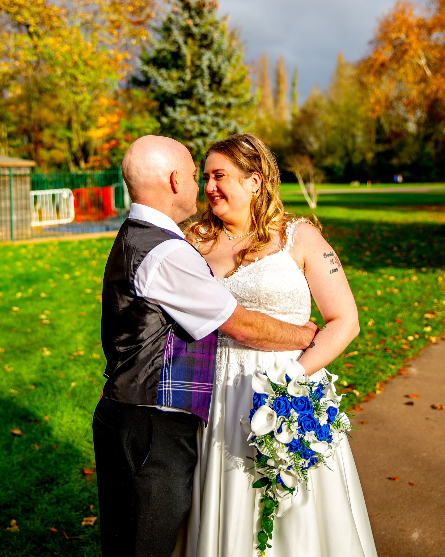 Something To Remember On Your Wedding Day…👩❤️👨
During your bride and groom portraits, think about moments that feel natural to you and your partner. Like how you hug, how you walk down the street, how you snuggle up on the sofa, how you tickle and wind eachother up!
Put these moments into action, try to forget your photographer is there, and let the magic of your personality’s unleash into the most candid looking photos! ☺️
.
.
.
.
#weddingtips #weddingadvice #cambridgeweddings #cambridgeweddingphotography #cherryhintonhall #colourfulweddingphotography #colourfulweddinginspo #naturalweddingphotos #brideandgroomportraits #outdoorweddingphotography