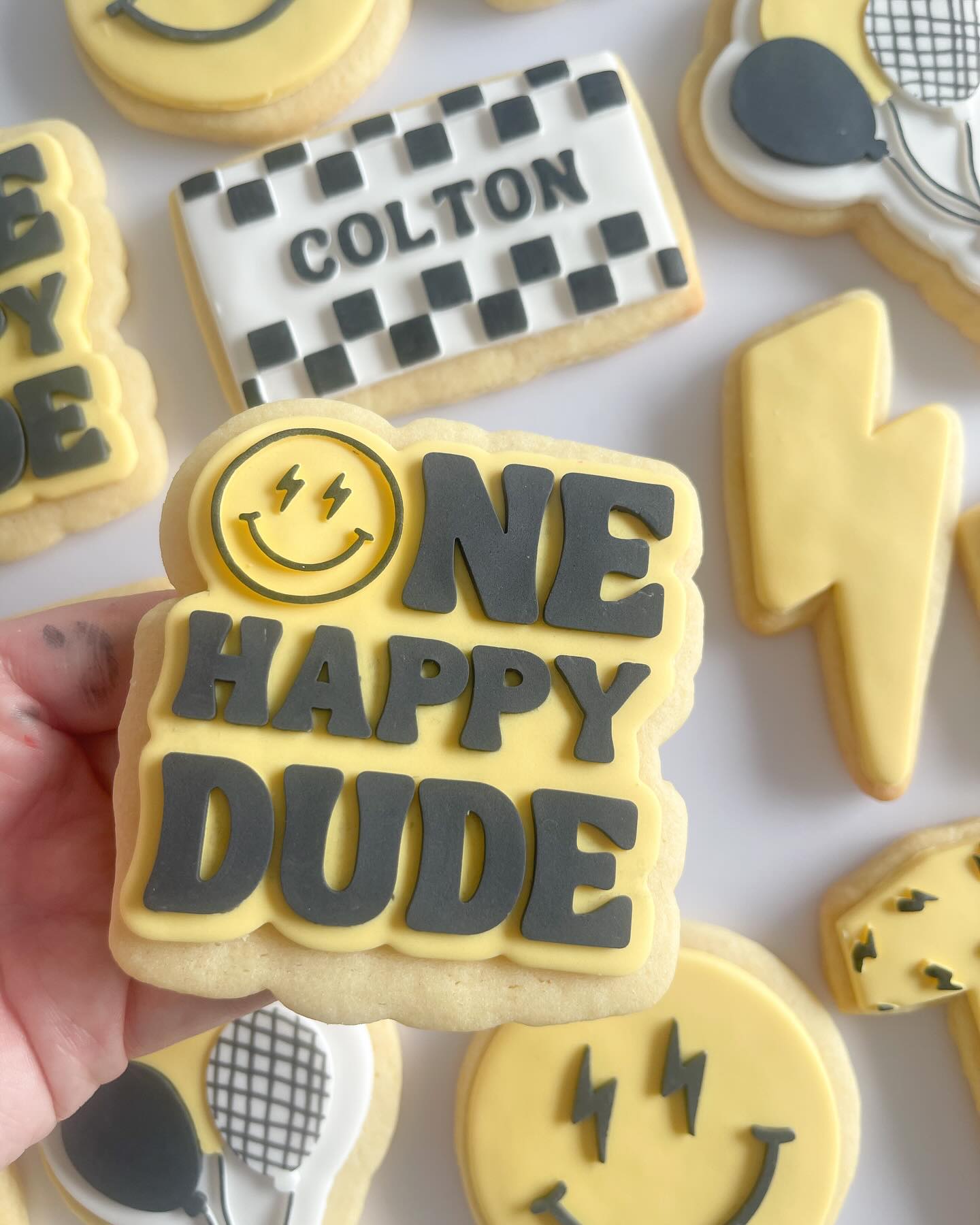 One happy dude ⚡️⚡️ available now on our website
#stampedbyel #cookiestamps #cookieembossers #cookiedebossers #cookiesupplies #sugarcookiesupplies #fondantcookies #smallbusiness #shopsmallbusiness #alburywodongabusiness #bakingsupplies #wigglescookiestamps