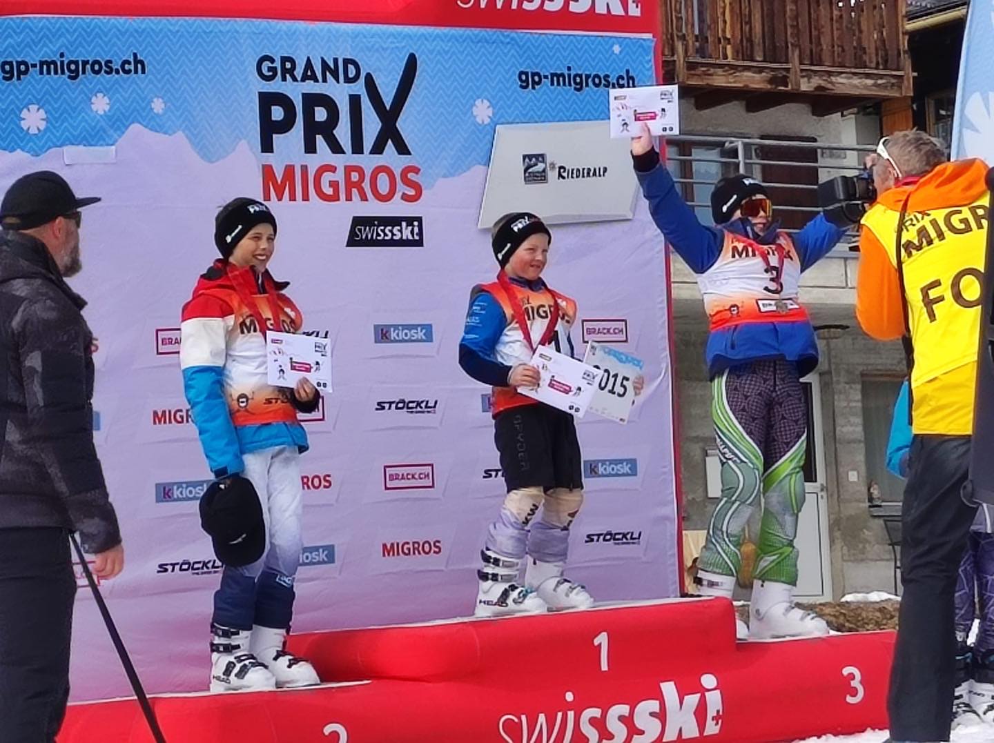 Der nächste Finalplatz ist geschafft! Beim letzten GPM Quali Rennen auf der Riederalp fährt Noah souverän auf den 2. Platz 🥈💪💪 Damit reist der SCO mit 9 Kids ans Finale nach Davos!