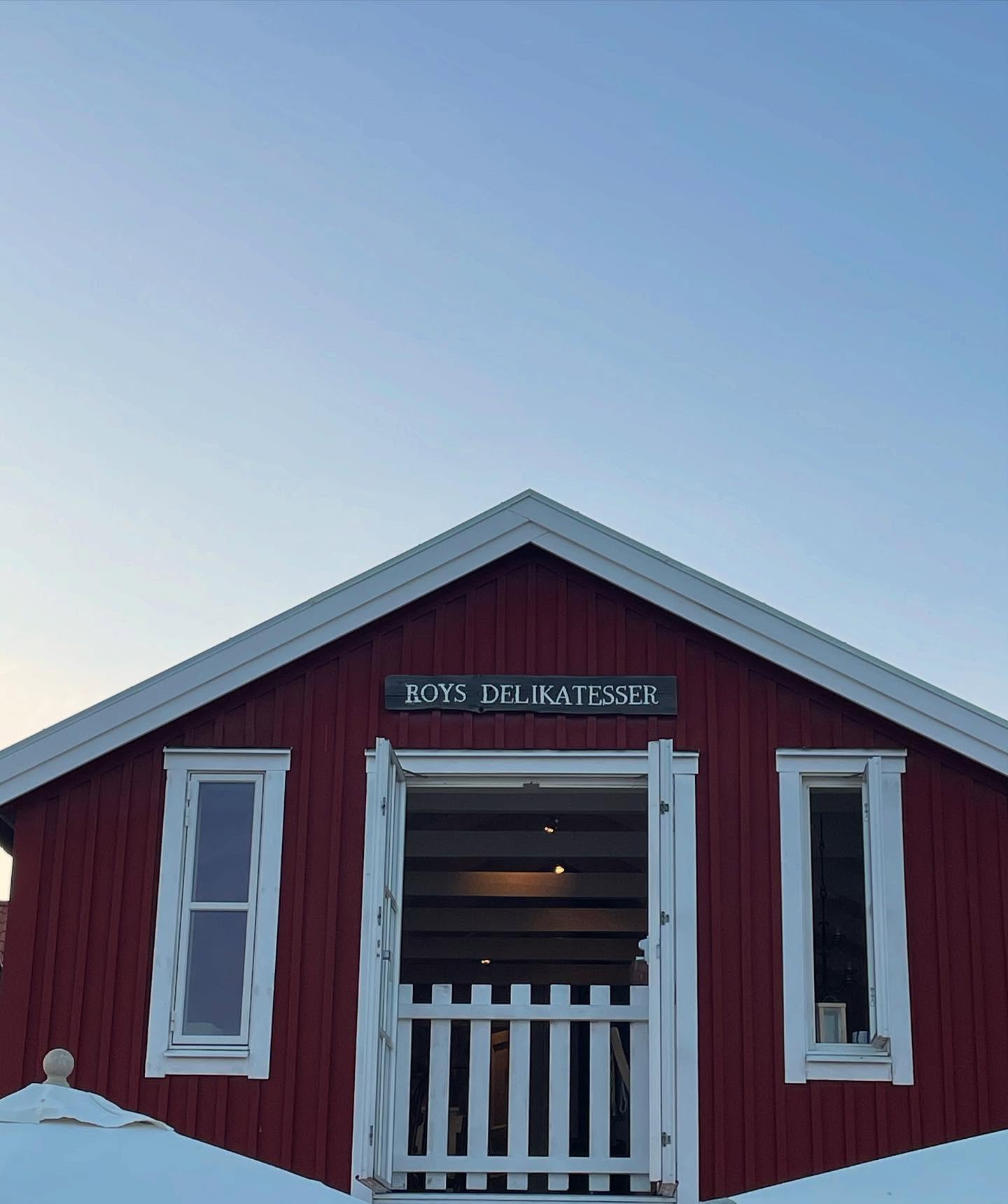 Säsongspremiär 2025! Den 17/4 - skärtorsdagen öppnar vi upp Roy’s för säsongen. Vi håller öppet hela påskhelgen. Hoppas att ni är lika taggade som oss! Vi ses då🐣🐣