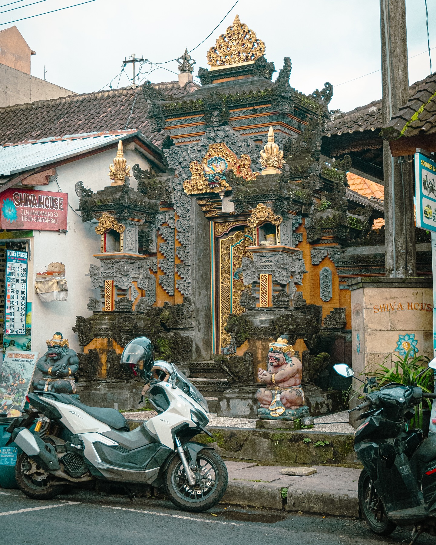 New blog on exploring and experiencing the architectural intersection of Bali’s cultural, social, and economical needs! How does a Balinese cultural experience manifested through architecture? What is Balinese? Is ‘Balinese’ a reduction to form, ornamentation, materiality? Or is it more intangible and ephemeral, such as a sense of space, atmosphere, and other sensorial qualities? Or perhaps its connection to nature?
https://www.architectureandhuman.com/post/a-balinese-architectural-morphology
#travel #bali #ubud #kuta #hotel #baliholiday #architecture #nature #indonesia #exploreindonesia #balitravel #buildings #bambooarchitecture #architecture_hunter #architecturephotography #photography #archdaily #architecturegram #baliculture #balilife #wheninbali