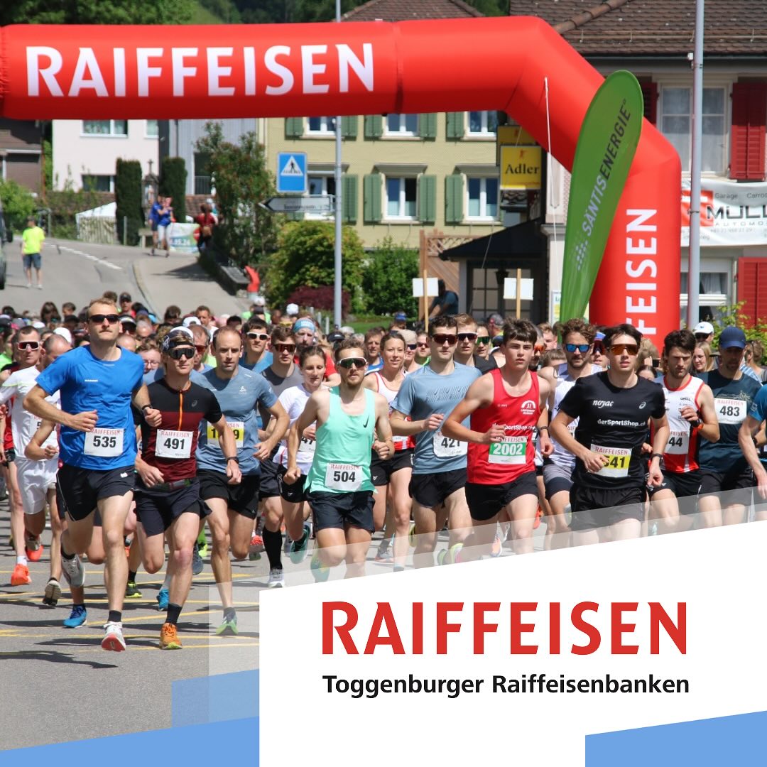 Die Toggenburger Raiffeisenbanken stehen uns seit Jahren als Hauptsponsor zur Seite und machen es möglich, dass wir unseren Event immer wieder auf die Beine stellen können.
Ob Finanzierung, Anlagen oder Vorsorge – mit Raiffeisen habt auch ihr einen verlässlichen Partner an eurer Seite.
Ein riesiges DANKE für eure langjährige Unterstützung! 🙌🤝
