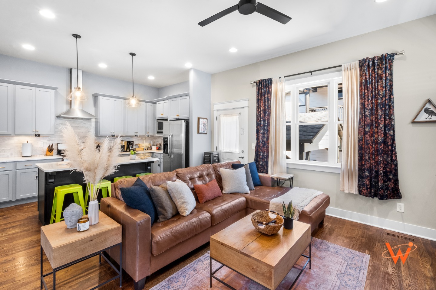 Listings that pop = more bookings, better offers! Work with WATTSi ✨ https://www.wattsi.com/
#3dtour #realestate #realestatephotography #nashville #photography #nashvillephotographer #str #strphotography #airbnb #airbnbphotographer #virtualtour #realestateinvesting