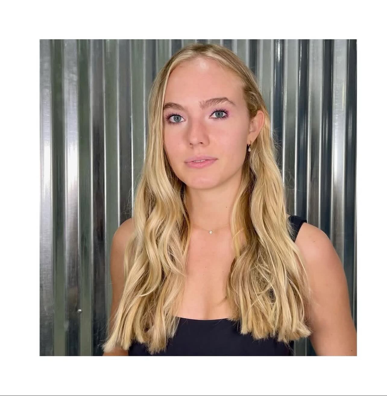 Effortless waves for that perfect lived-in look ✨ Soft texture, natural movement, and just the right amount of polish. Who else loves an undone, beachy vibe?
Hair by @glynnnjonezzz @glynnjonessalon using @marianilastockholm
Hashtags:
#EffortlessHair #BeachWaves #BlondeBeauty #HairInspo #WavyHair #SoftWaves #LivedInHair #HairTransformation #SalonStyle #HealthyHair #glynnjonessalon #marianila #dmvsalon #alx #alexandriavasalon