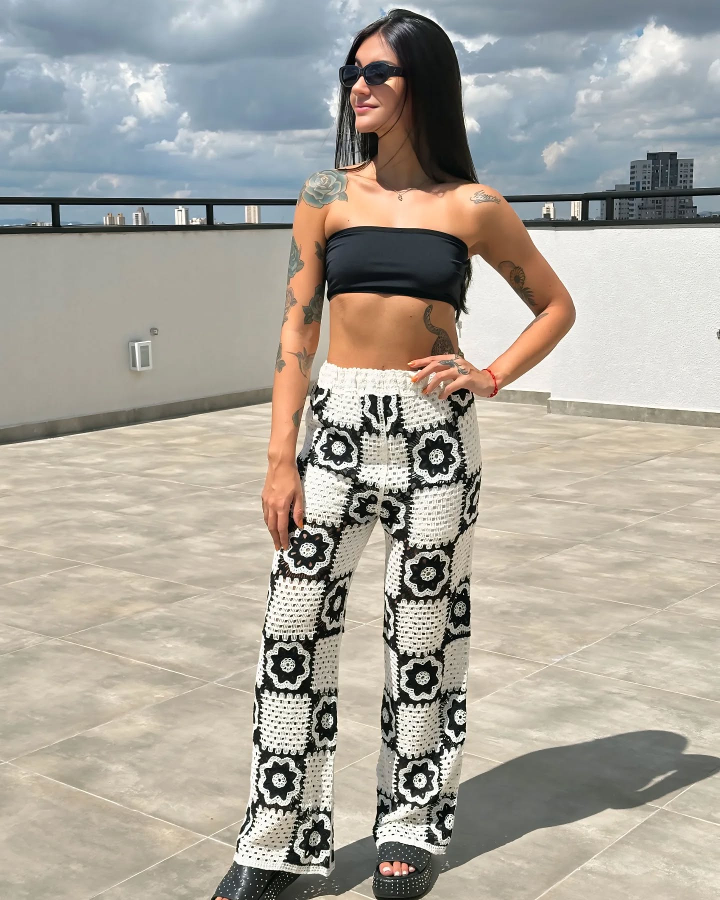Calça Flora - disponível nos tamanhos P, M e G
Acesse nosso site e garanta já a sua 🥰 www.solunaclothingconcept.com.br