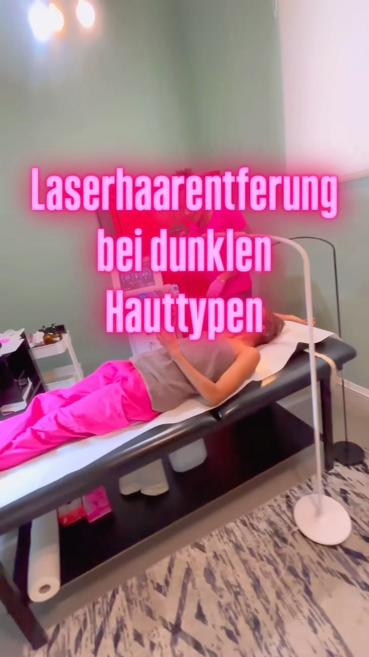 Laserbehandlung bei dunkler Haut?
Geht nicht? Doch – bei uns richtig!✌🏾💪🏾💪🏿💪🏽
Wir kennen die Besonderheiten dunkler Haut und setzen auf Expertise und sichere Technologie.
Jetzt kostenlosen Beratungstermin sichern und starten!✨🐯💖
#LaserBerlin #DunkleHaut #Haarfrei #Laserbehandlung #beautyberlin#poc #blackskin #blackskinwomen #blackpeopleproblems #tigerlilywaxing #laserhaarentfernung #dauerhaftehaarentfernung #berlinbeauty